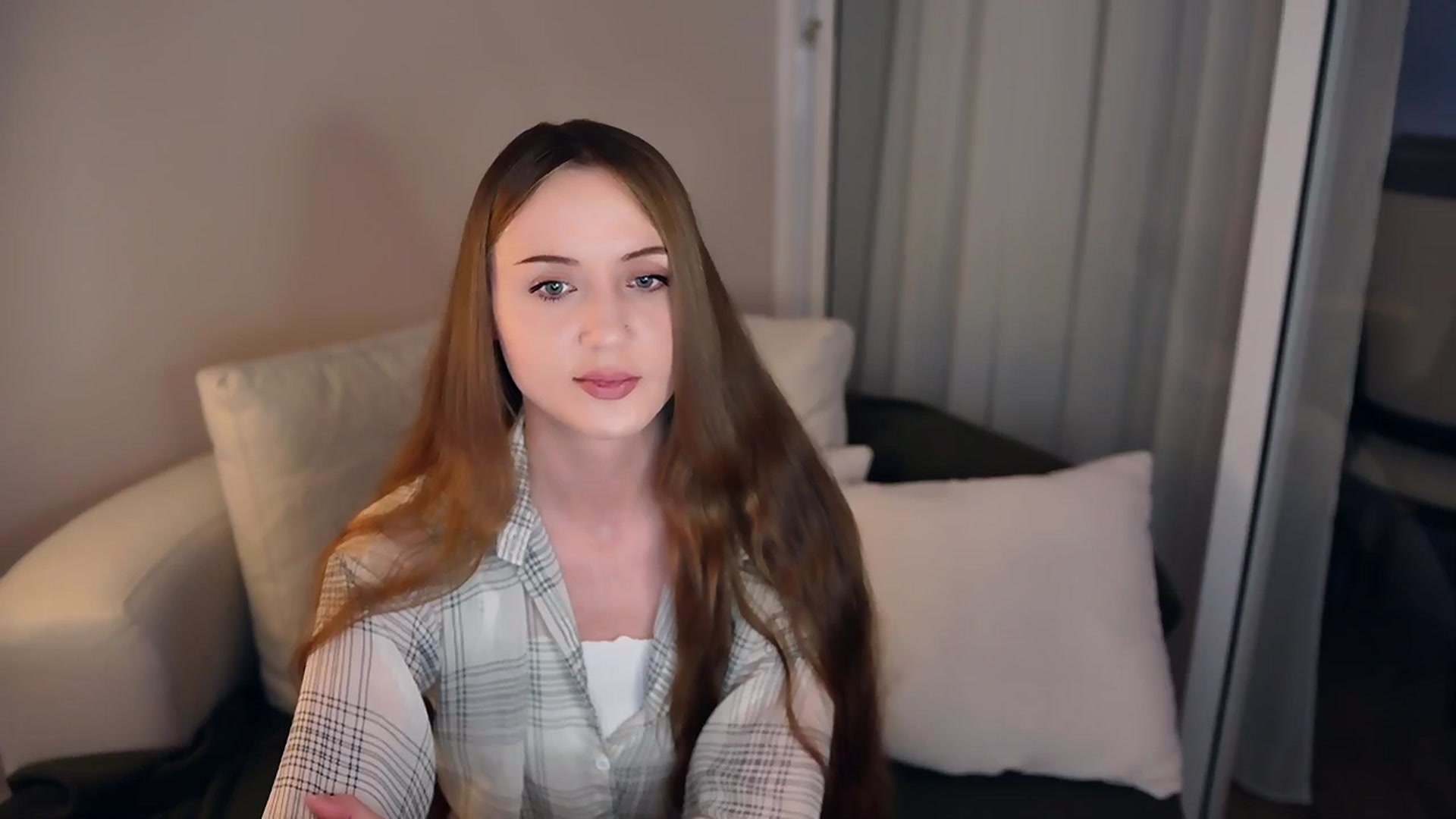 Gallery image thumbnail from Innocent_Soul's myfreecams stream on, 05/08/2025, 14:47 image 6 of 20