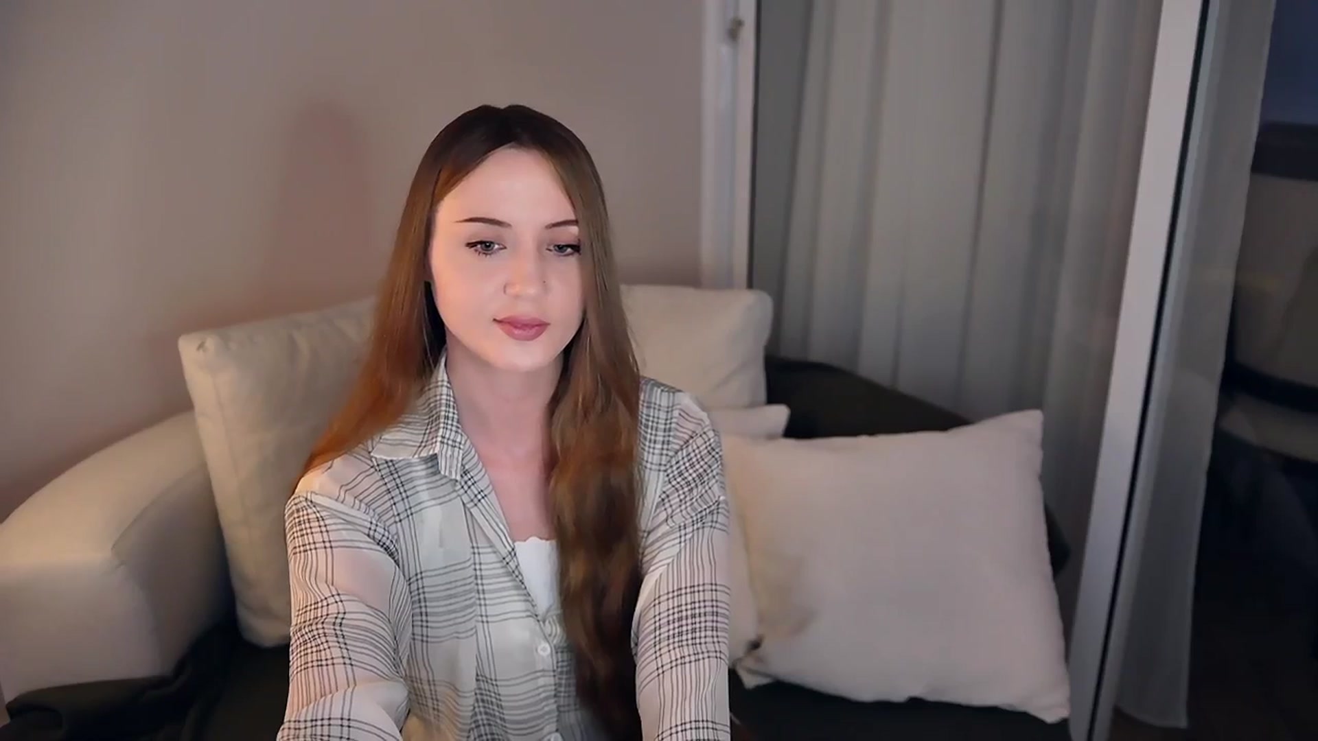 Gallery image thumbnail from Innocent_Soul's myfreecams stream on, 05/08/2025, 14:47 image 15 of 20