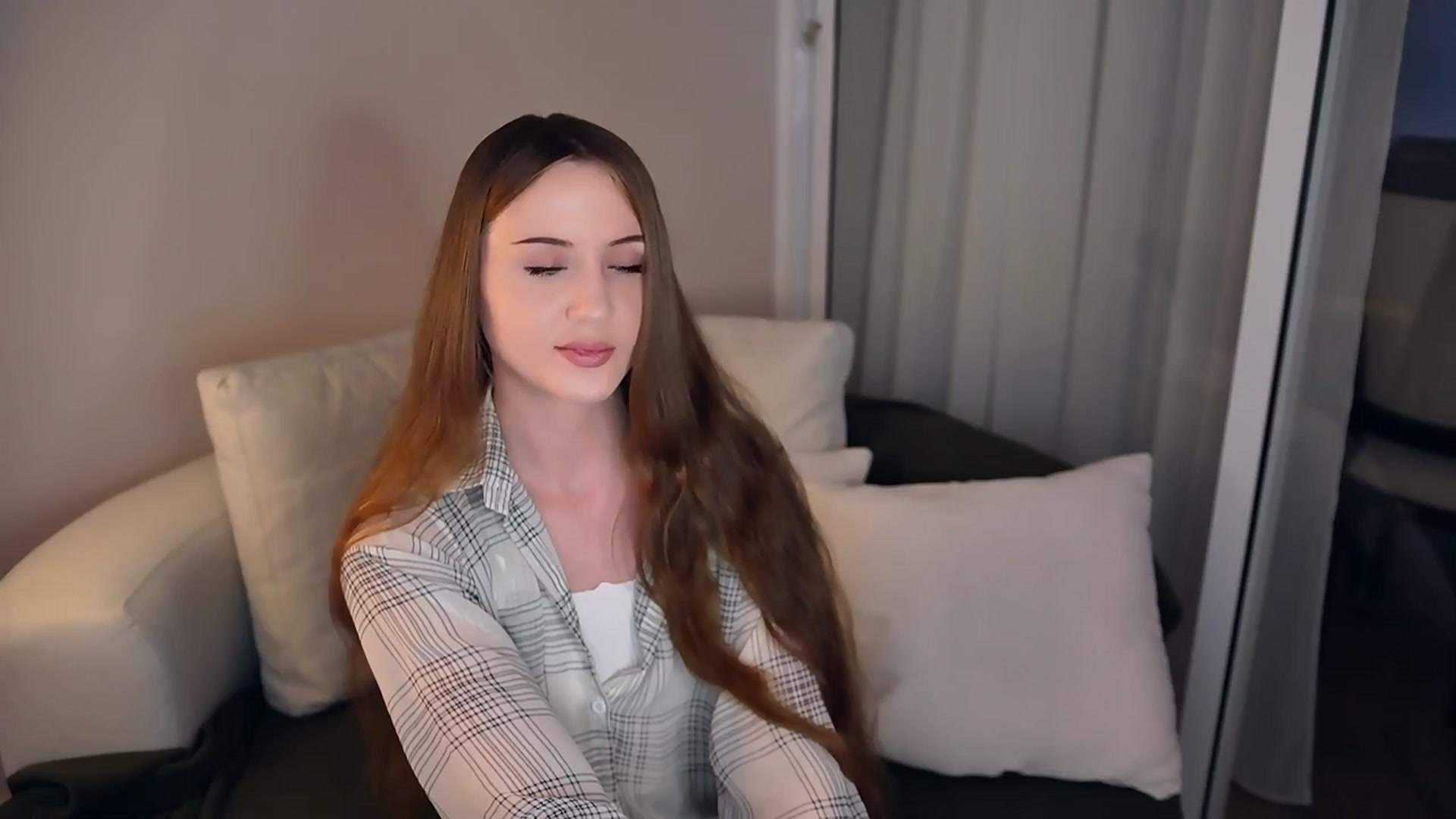 Gallery image thumbnail from Innocent_Soul's myfreecams stream on, 05/08/2025, 14:47 image 3 of 20