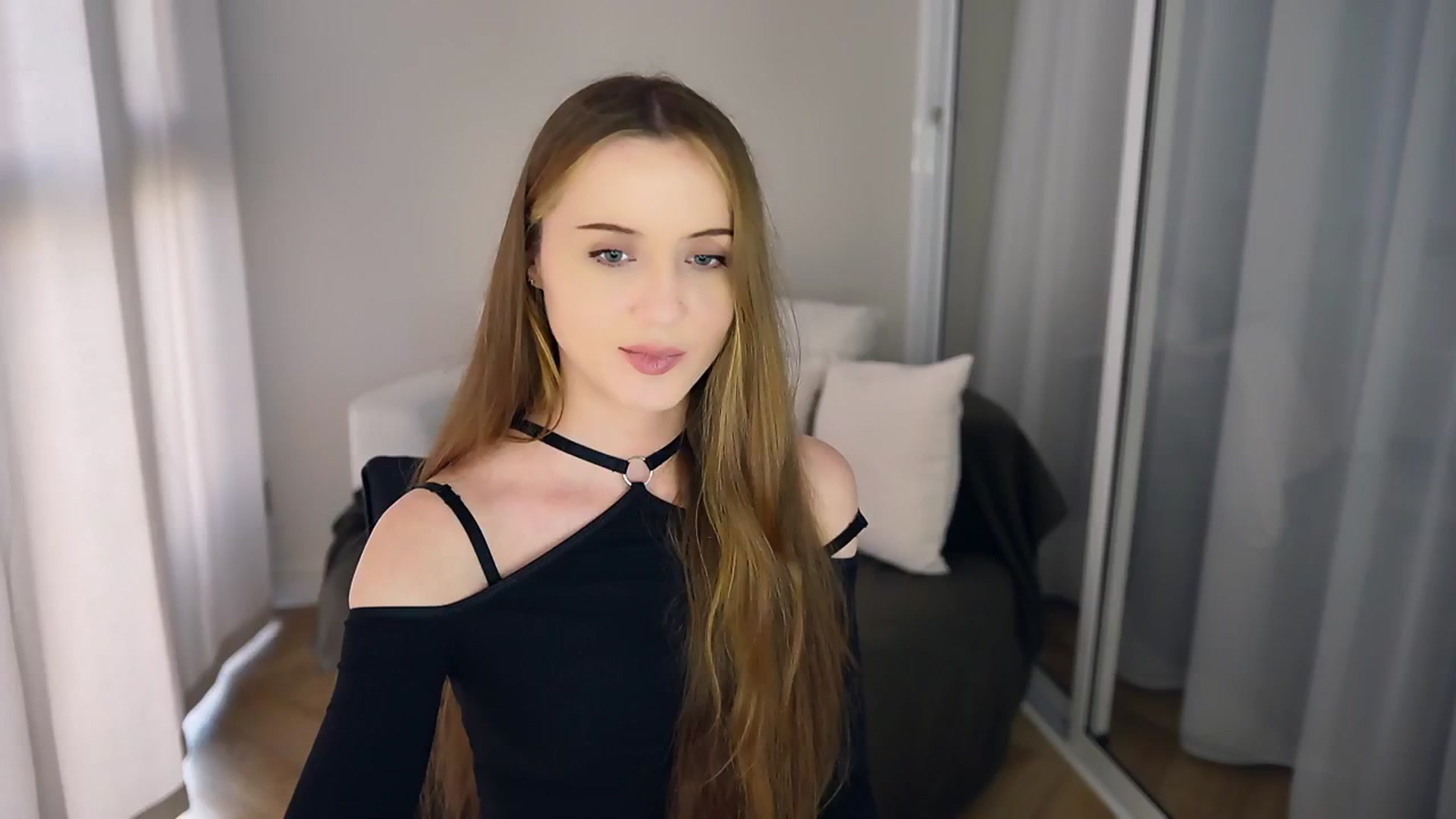 Gallery image thumbnail from Innocent_Soul's myfreecams stream on, 05/10/2025, 13:33 image 16 of 20