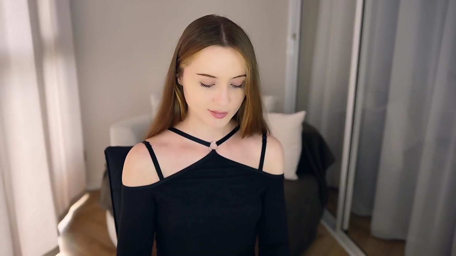 Gallery image thumbnail from Innocent_Soul's myfreecams stream on, 05/10/2025, 13:33 image 2 of 20