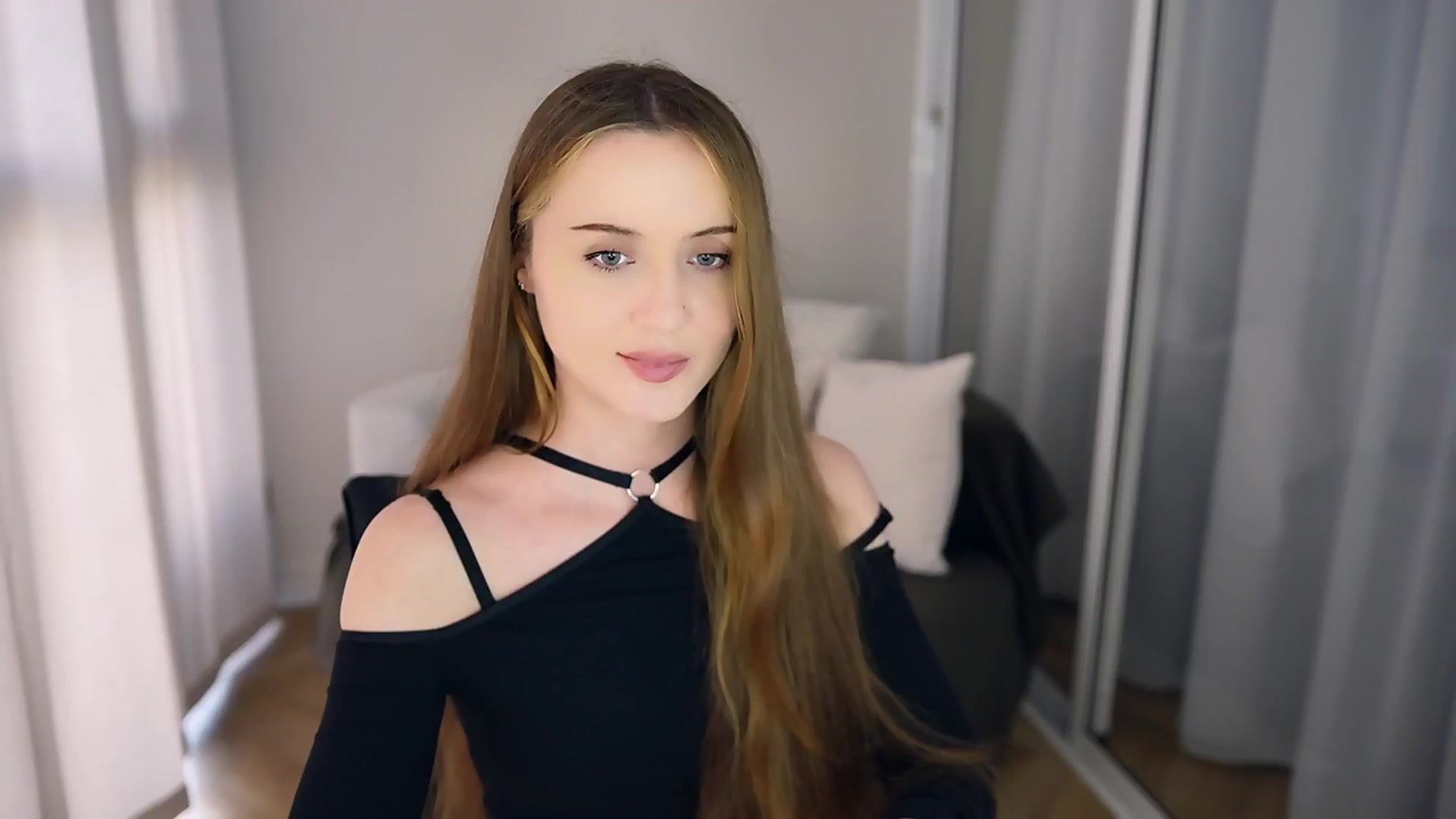 Gallery image thumbnail from Innocent_Soul's myfreecams stream on, 05/10/2025, 13:33 image 12 of 20