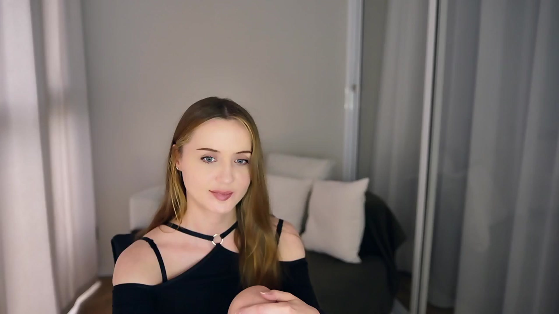 Gallery image thumbnail from Innocent_Soul's myfreecams stream on, 05/10/2025, 15:11 image 18 of 20