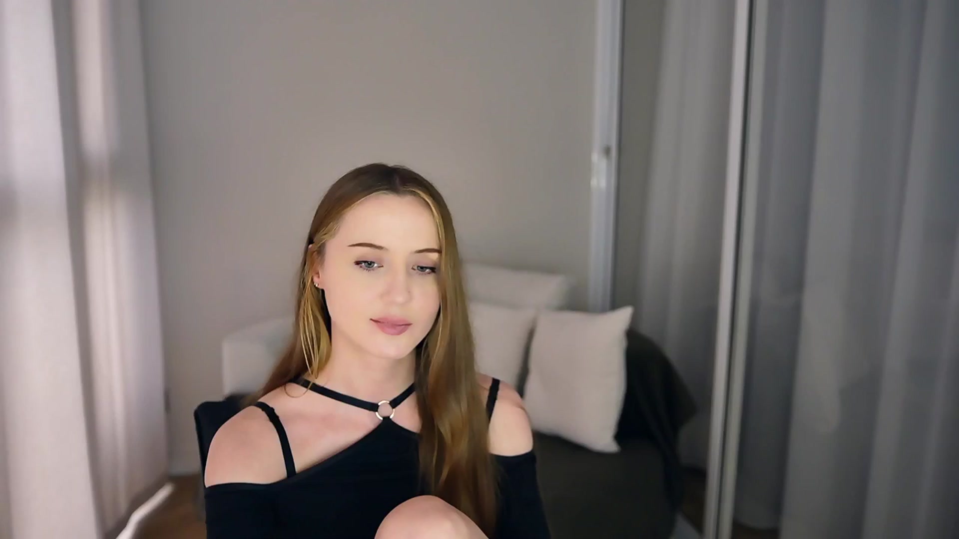 Gallery image thumbnail from Innocent_Soul's myfreecams stream on, 05/10/2025, 15:11 image 12 of 20