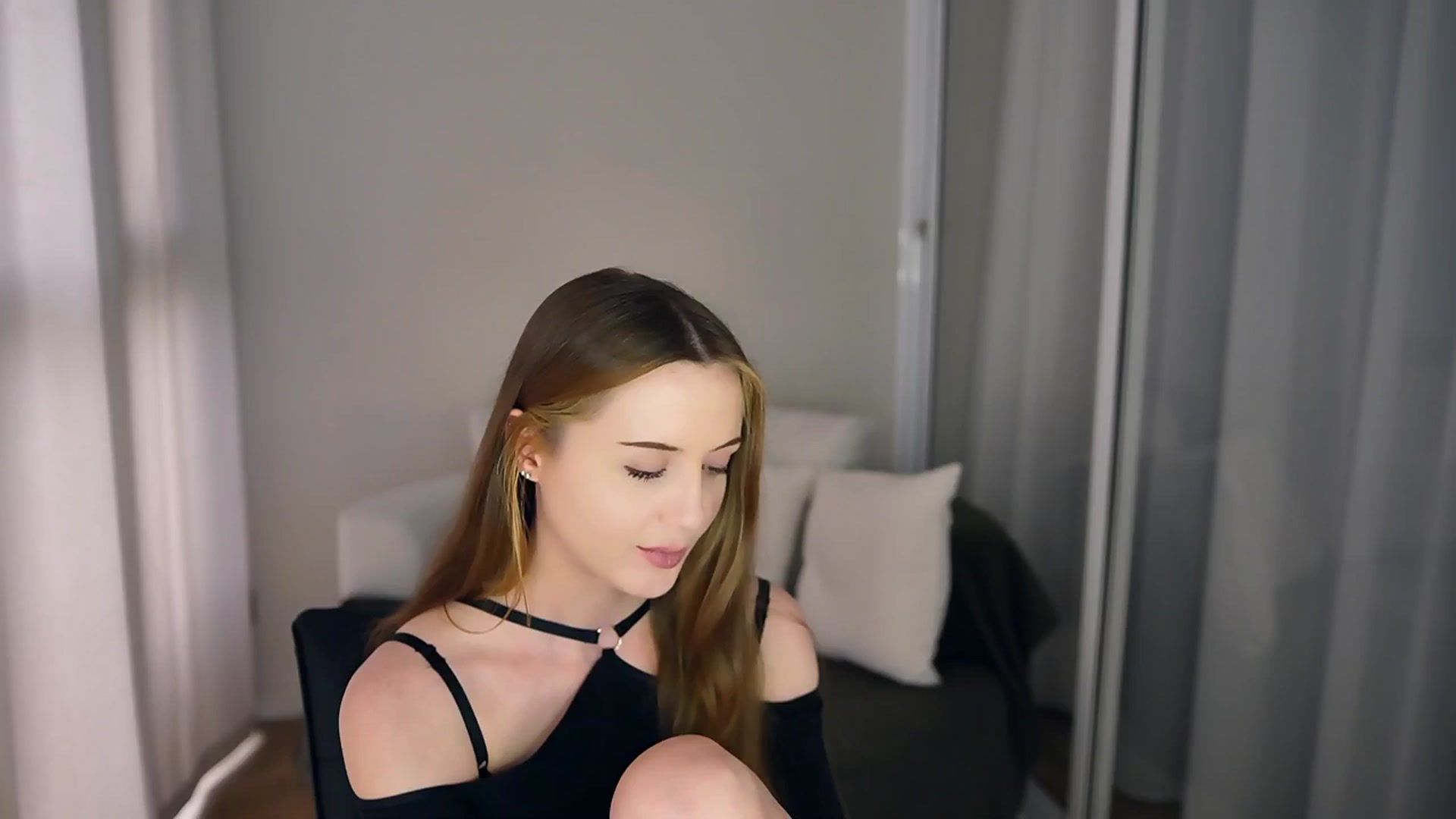 Gallery image thumbnail from Innocent_Soul's myfreecams stream on, 05/10/2025, 15:11 image 14 of 20