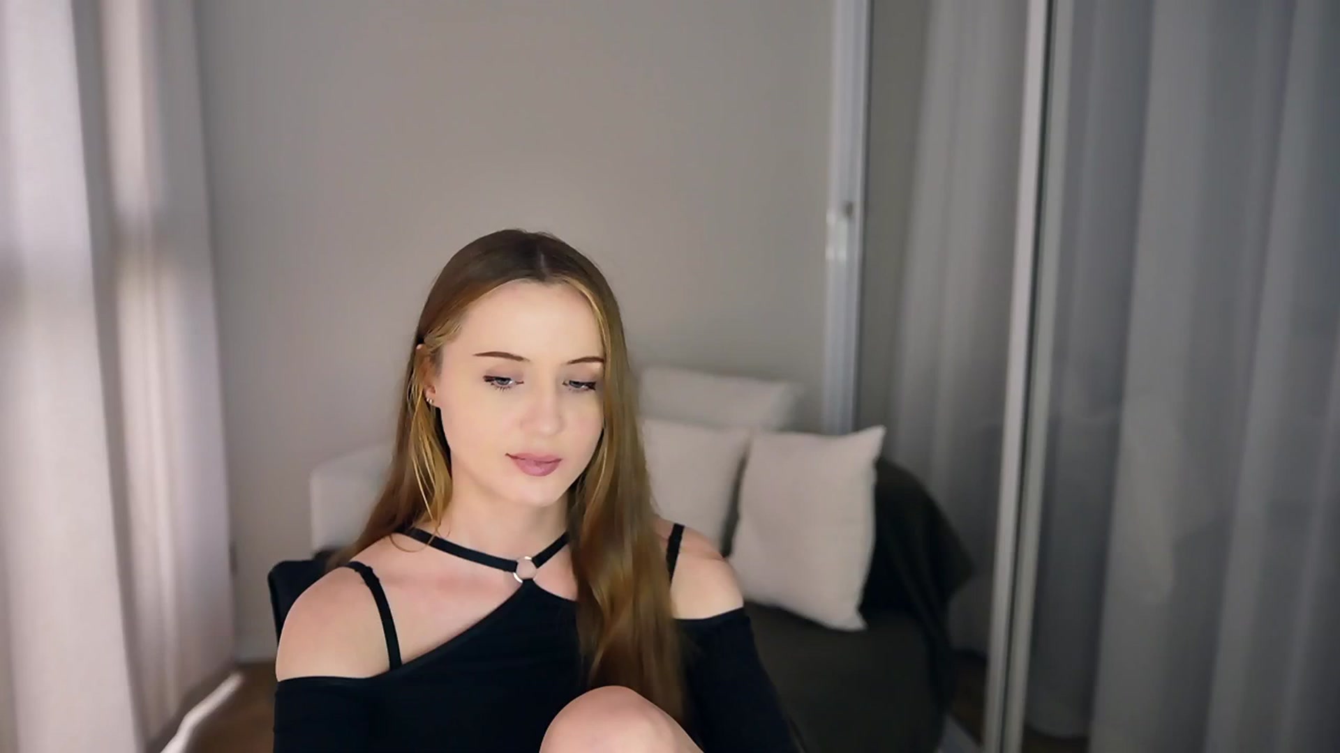 Gallery image thumbnail from Innocent_Soul's myfreecams stream on, 05/10/2025, 15:11 image 11 of 20