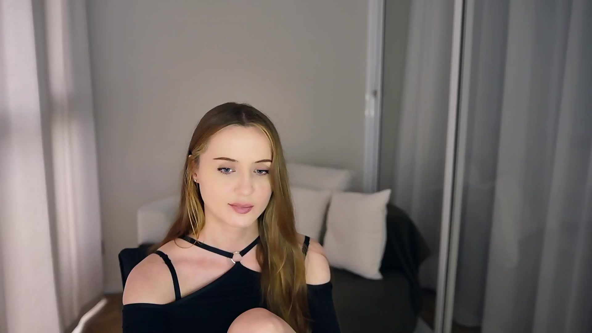 Gallery image thumbnail from Innocent_Soul's myfreecams stream on, 05/10/2025, 15:11 image 17 of 20