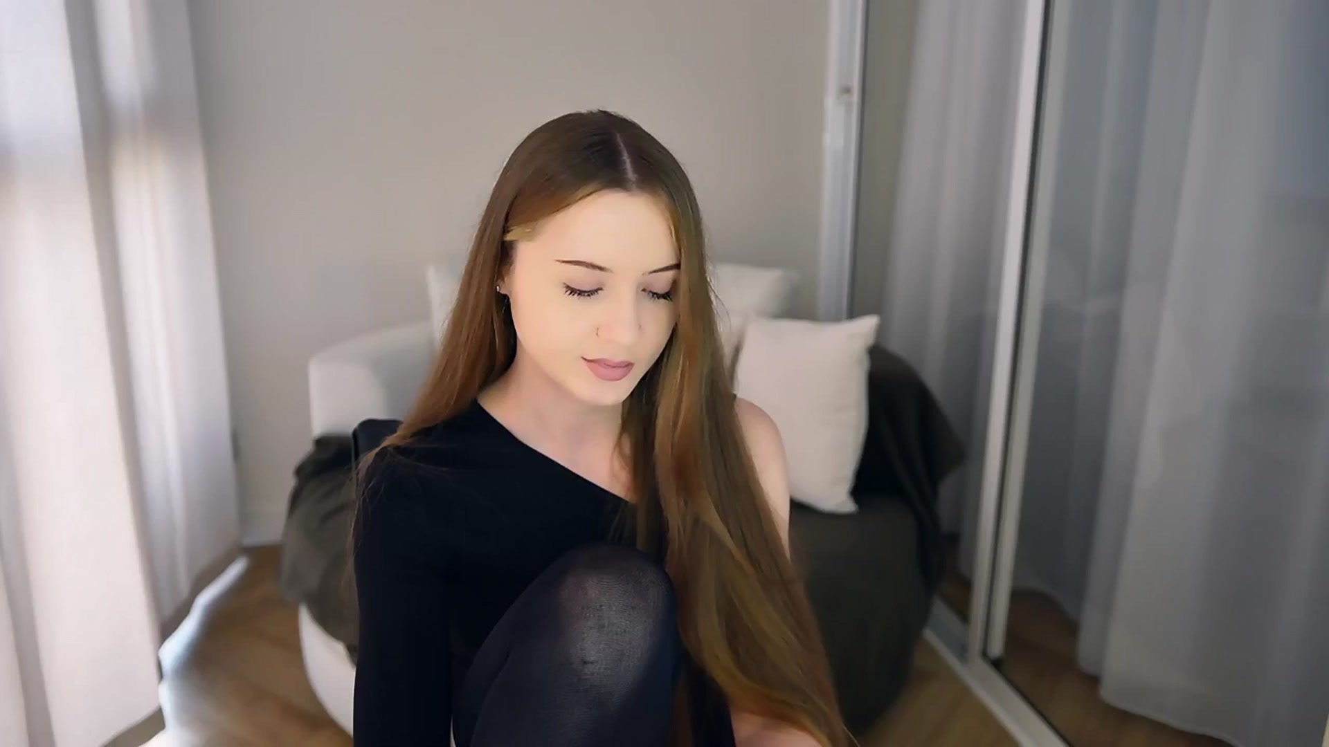 Gallery image thumbnail from Innocent_Soul's myfreecams stream on, 05/12/2025, 12:09 image 12 of 20