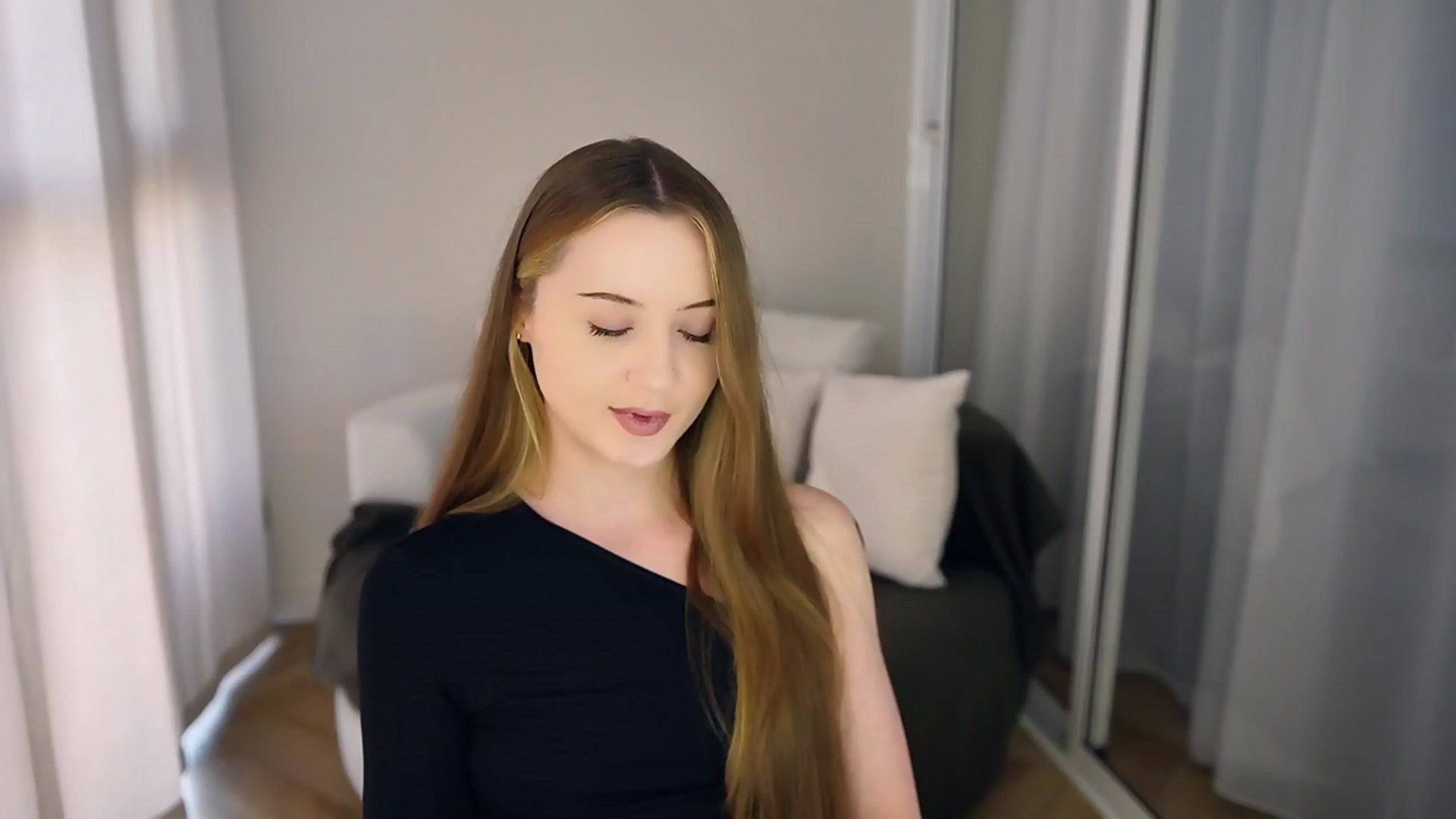 Gallery image thumbnail from Innocent_Soul's myfreecams stream on, 05/12/2025, 13:14 image 16 of 20