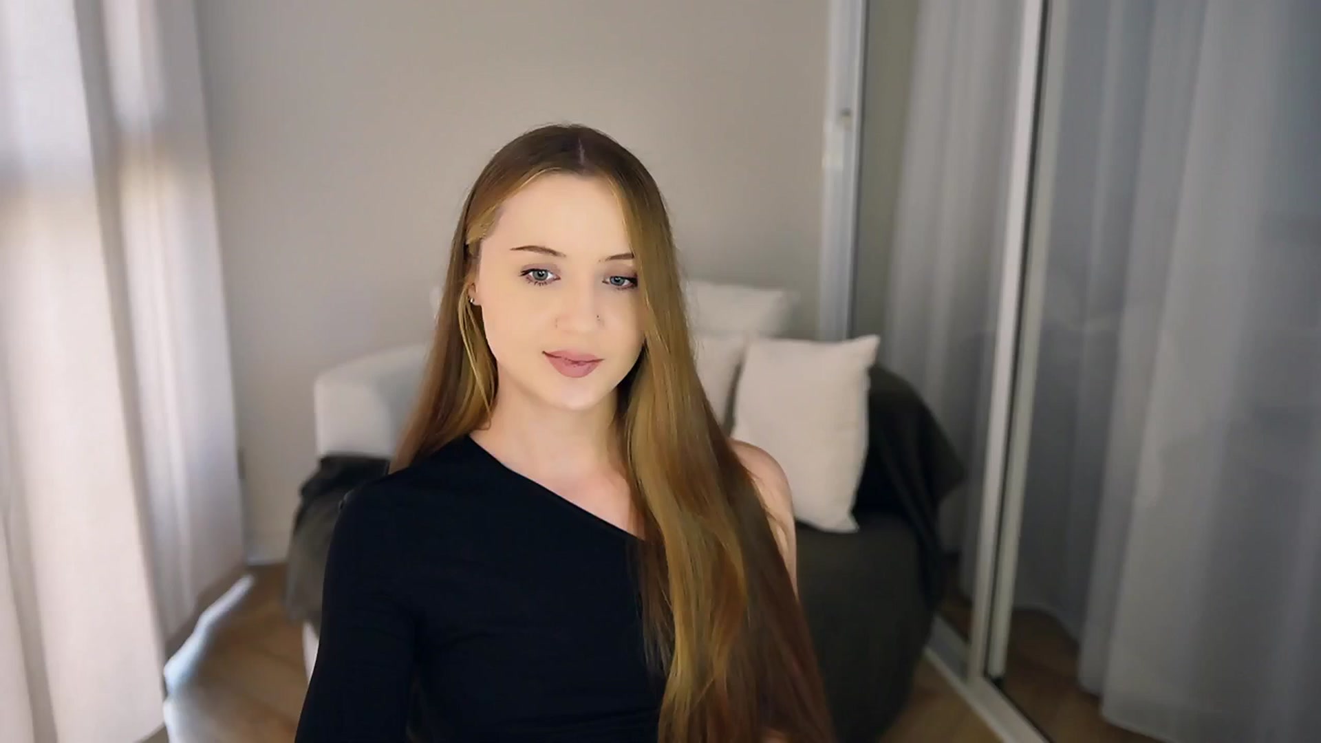 Gallery image thumbnail from Innocent_Soul's myfreecams stream on, 05/12/2025, 13:14 image 15 of 20