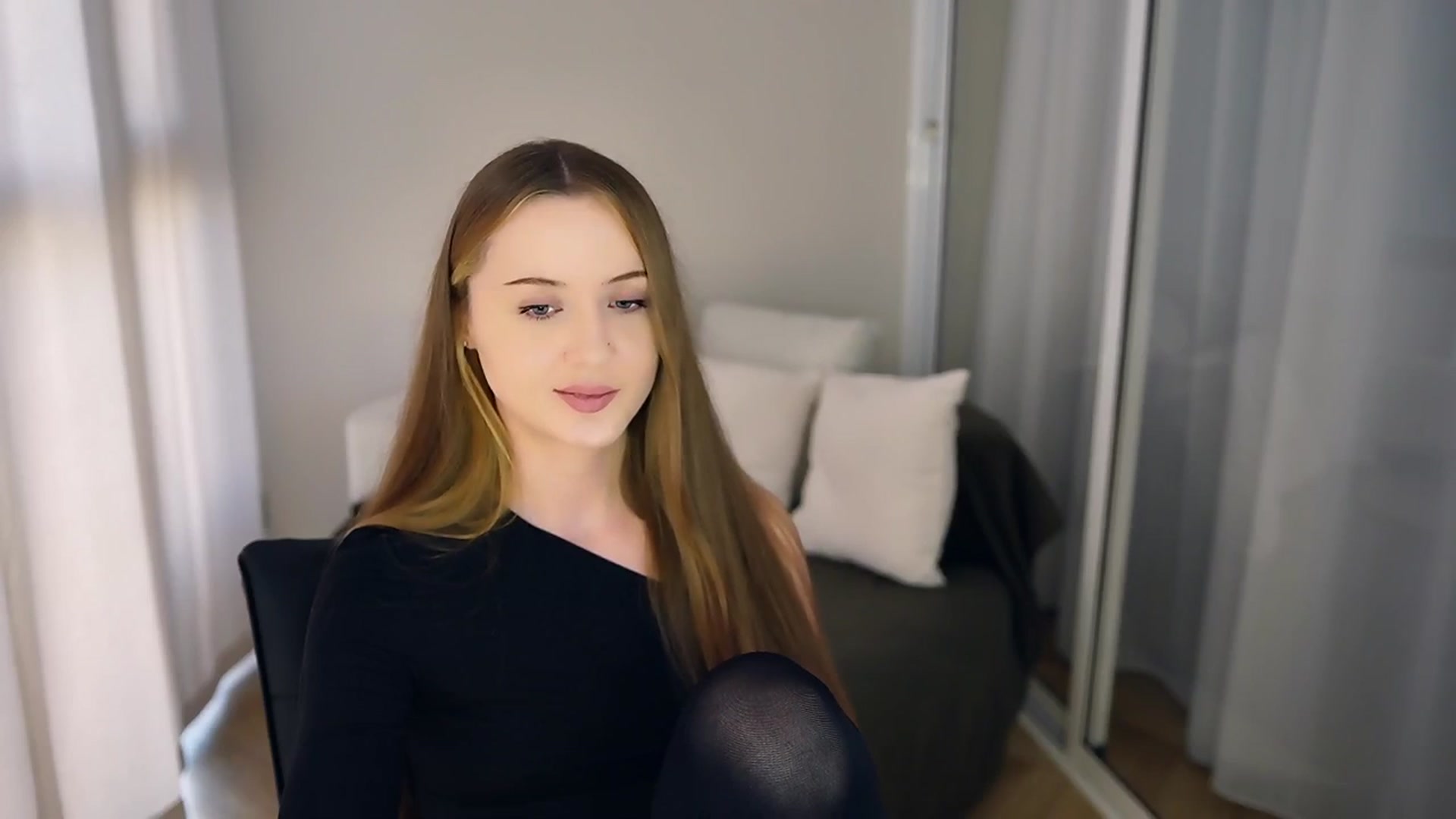 Gallery image thumbnail from Innocent_Soul's myfreecams stream on, 05/12/2025, 13:56 image 15 of 20