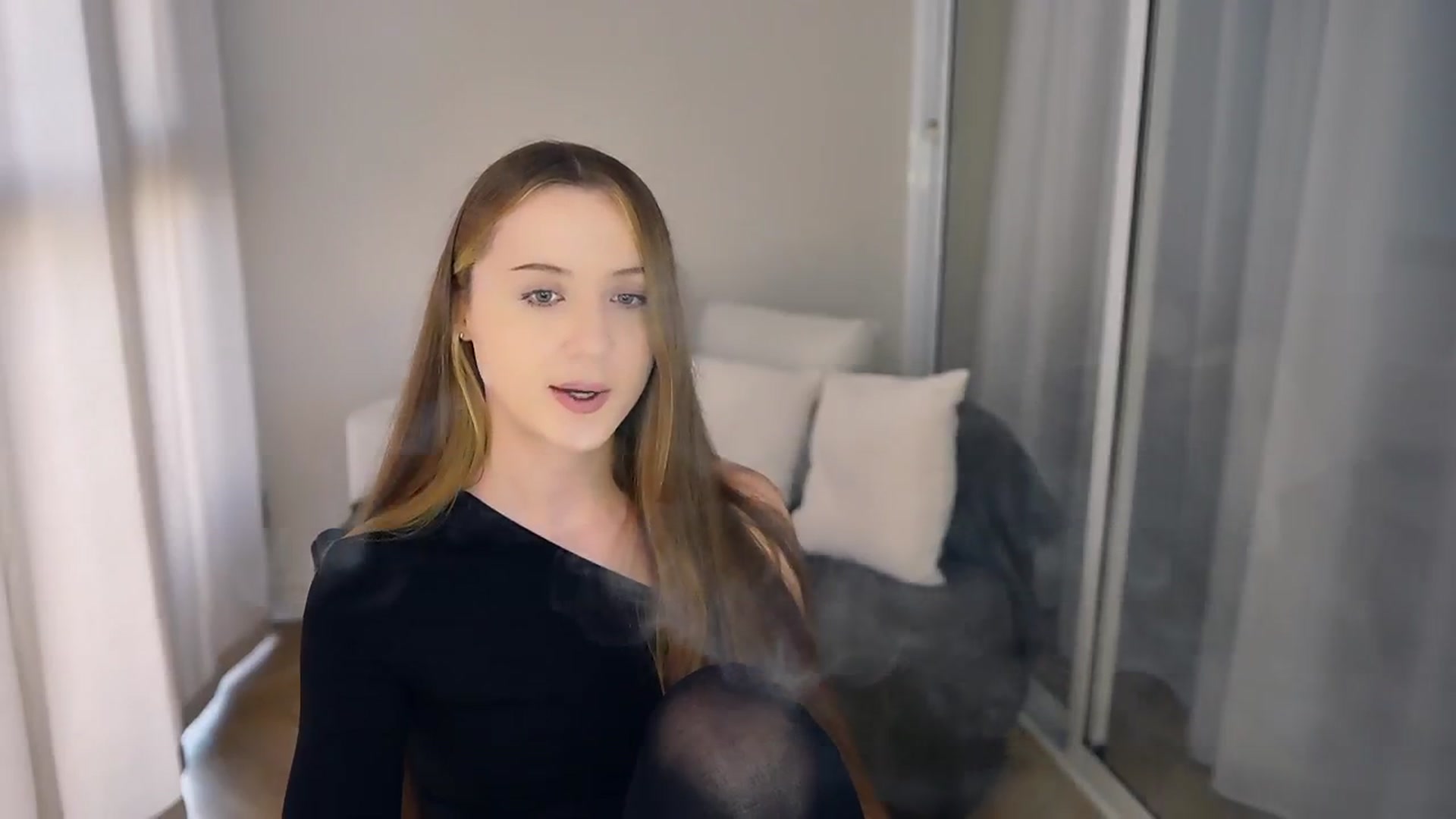 Gallery image thumbnail from Innocent_Soul's myfreecams stream on, 05/12/2025, 13:56 image 3 of 20