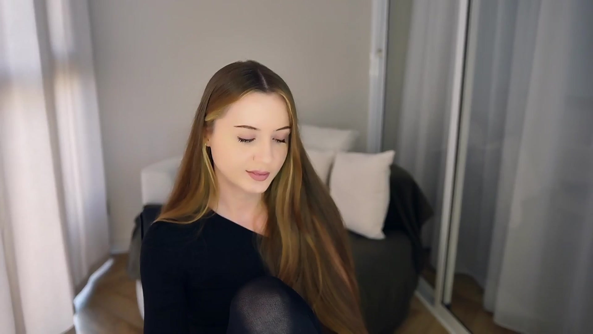 Gallery image thumbnail from Innocent_Soul's myfreecams stream on, 05/12/2025, 13:56 image 10 of 20