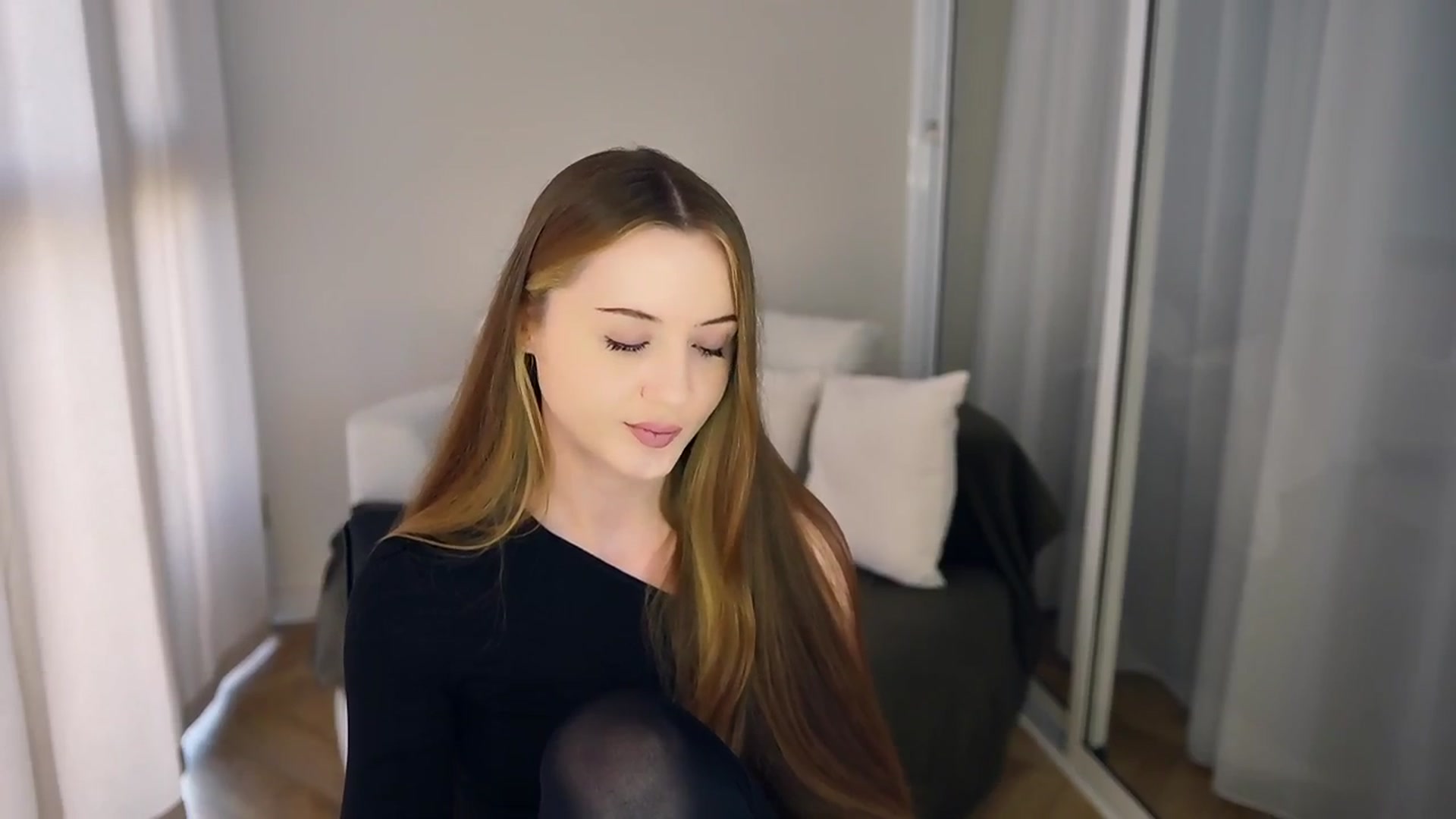 Gallery image thumbnail from Innocent_Soul's myfreecams stream on, 05/12/2025, 13:56 image 13 of 20