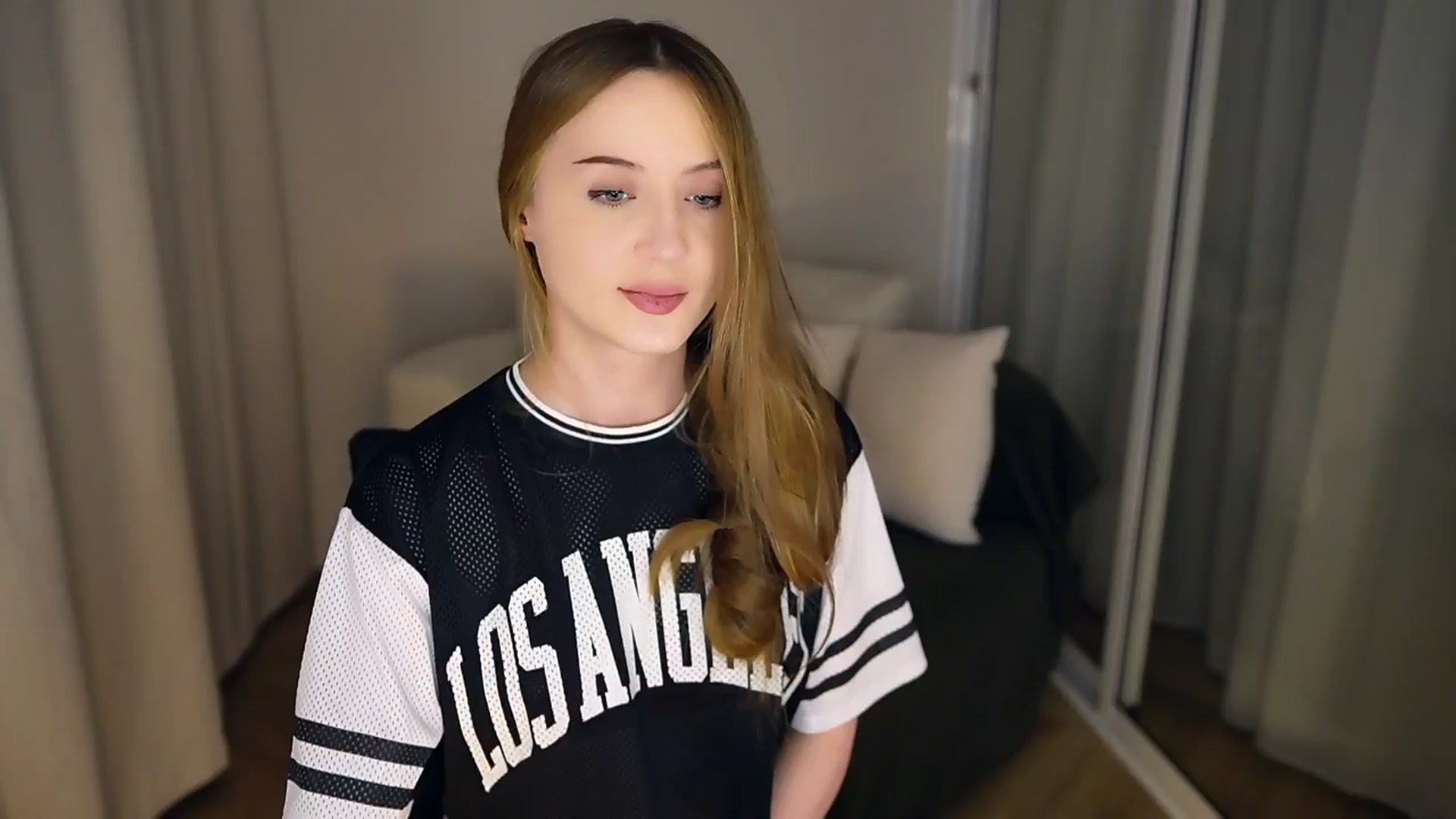 Gallery image thumbnail from Innocent_Soul's myfreecams stream on, 05/13/2025, 19:05 image 6 of 20
