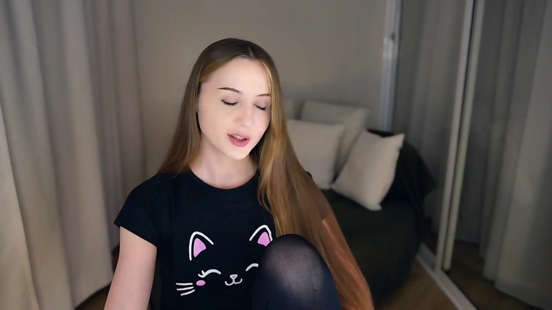 Gallery image thumbnail from Innocent_Soul's myfreecams stream on, 05/14/2025, 20:20 image 1 of 20