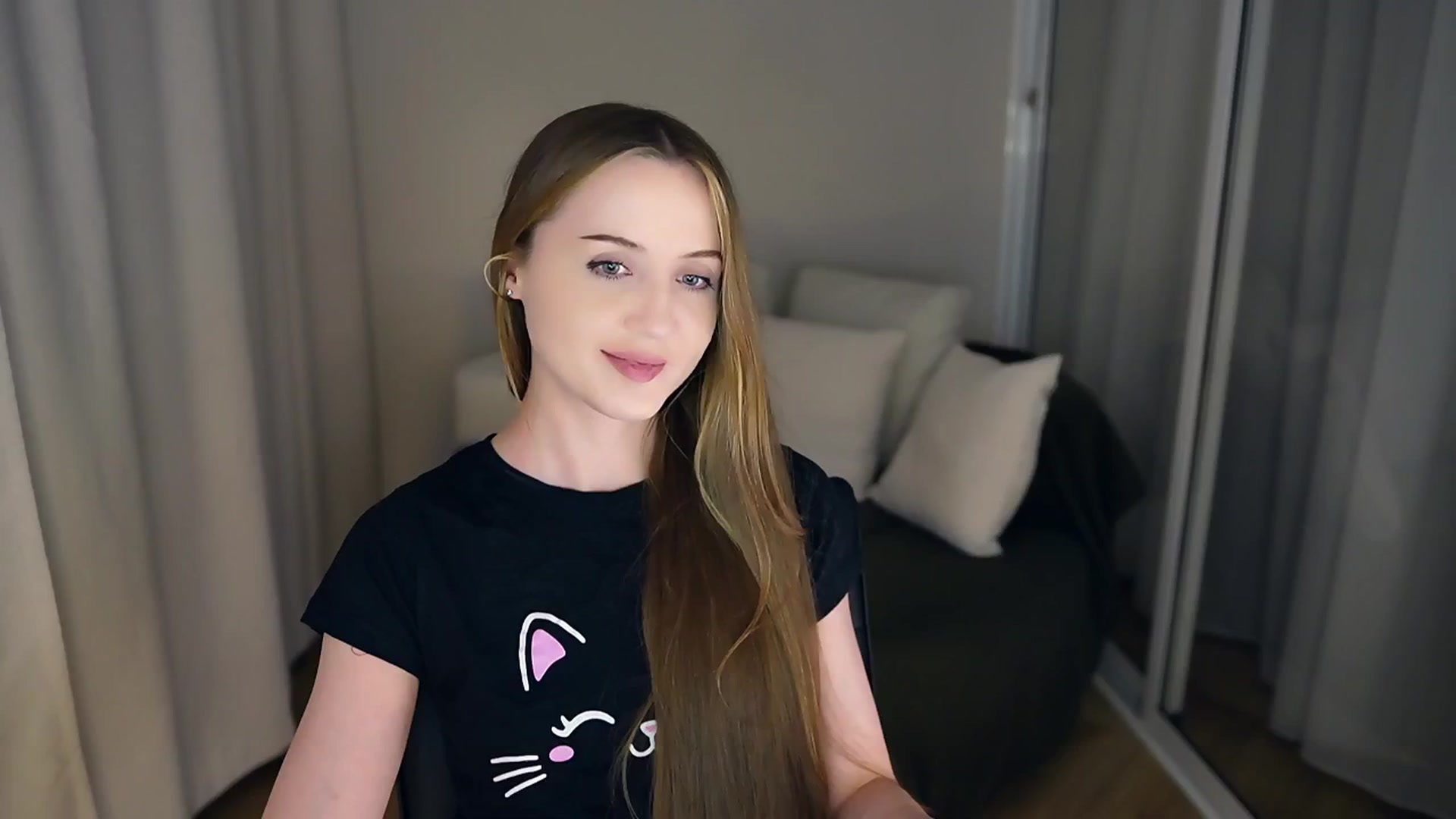 Gallery image thumbnail from Innocent_Soul's myfreecams stream on, 05/14/2025, 20:20 image 13 of 20