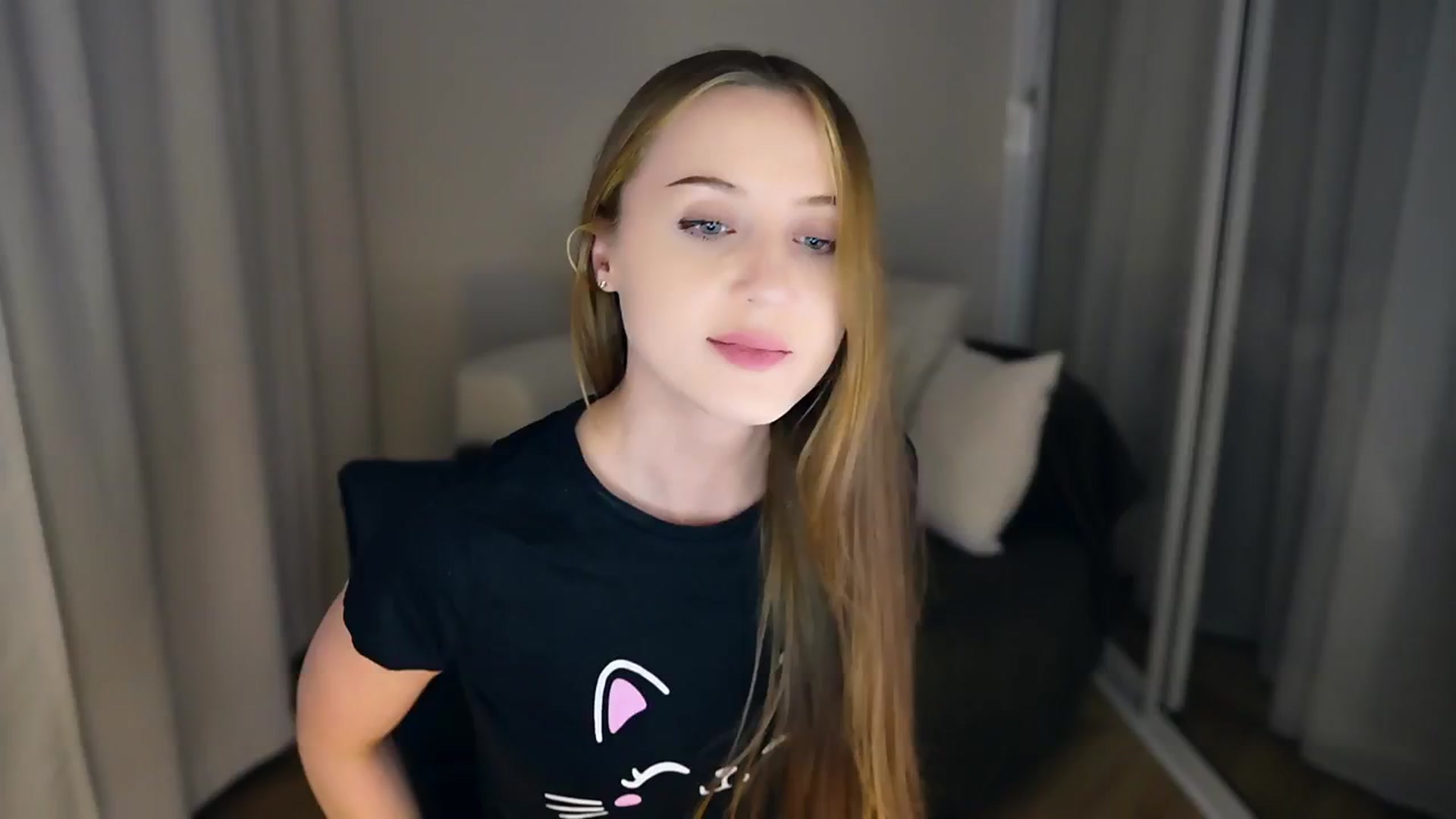 Gallery image thumbnail from Innocent_Soul's myfreecams stream on, 05/14/2025, 20:20 image 12 of 20