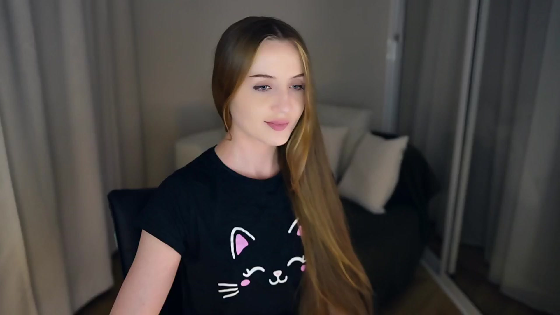 Gallery image thumbnail from Innocent_Soul's myfreecams stream on, 05/14/2025, 20:20 image 9 of 20