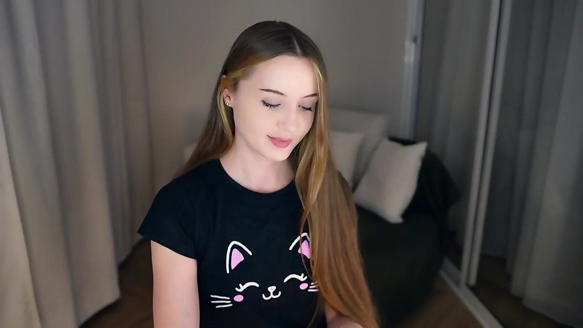 Gallery image thumbnail from Innocent_Soul's myfreecams stream on, 05/14/2025, 20:20 image 2 of 20