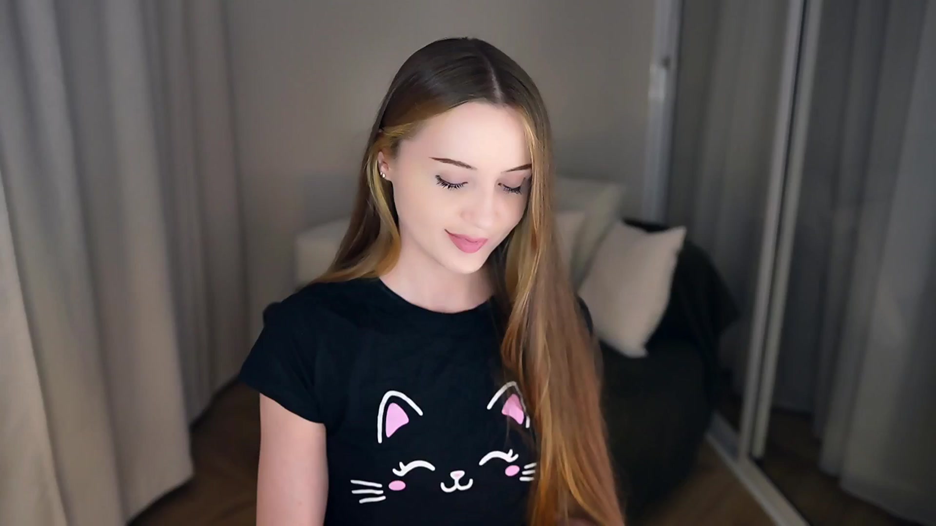 Gallery image thumbnail from Innocent_Soul's myfreecams stream on, 05/14/2025, 20:20 image 5 of 20