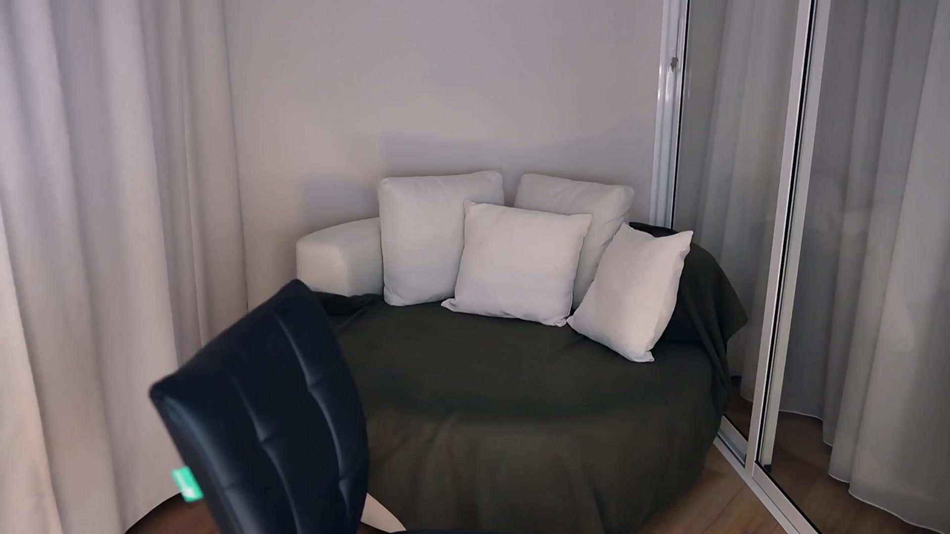 Gallery image thumbnail from Innocent_Soul's myfreecams stream on, 05/14/2025, 20:20 image 17 of 20