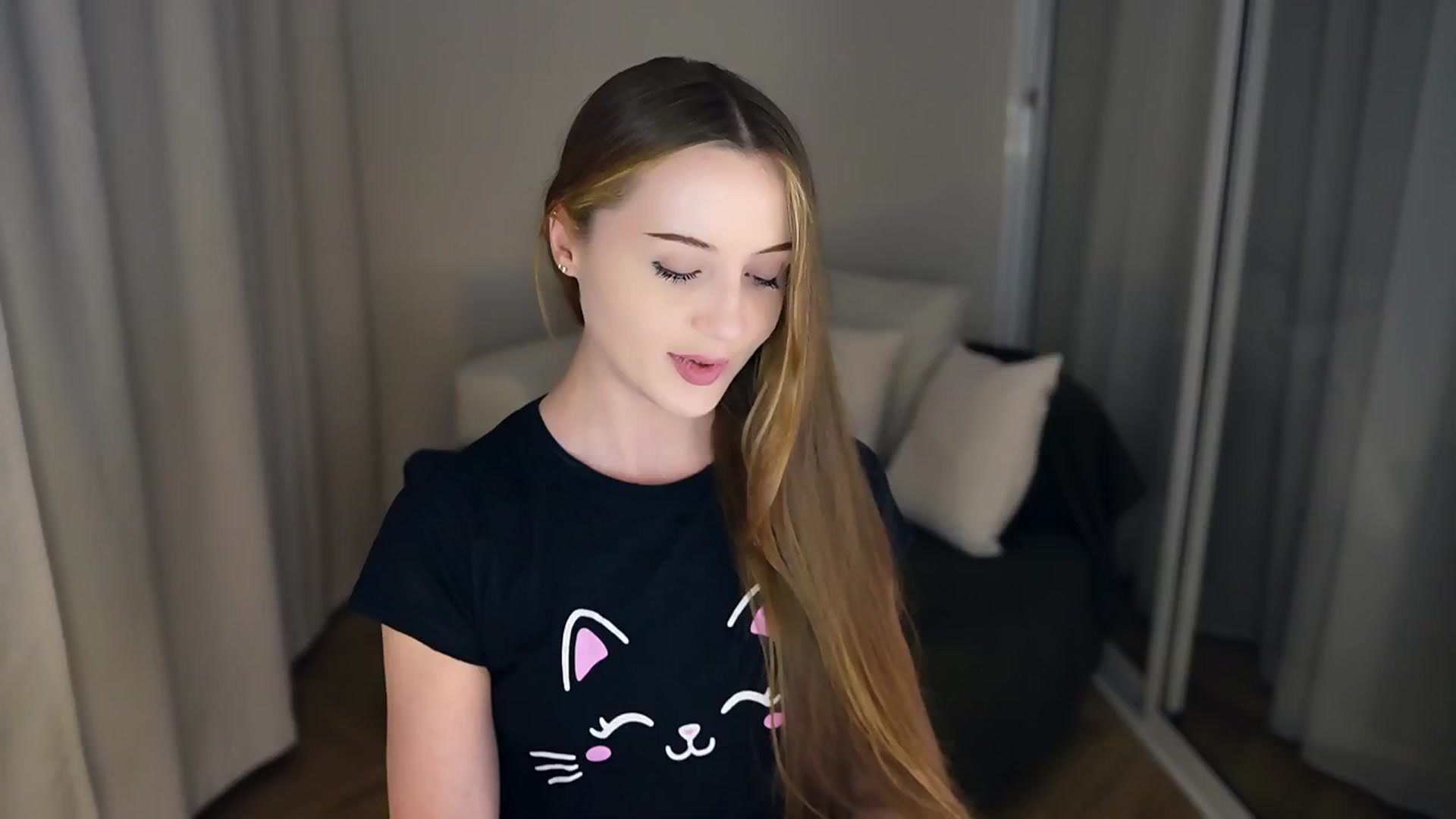 Gallery image thumbnail from Innocent_Soul's myfreecams stream on, 05/14/2025, 20:20 image 10 of 20