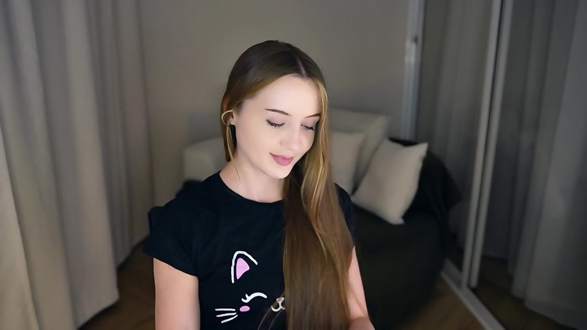 Gallery image thumbnail from Innocent_Soul's myfreecams stream on, 05/14/2025, 20:20 image 15 of 20