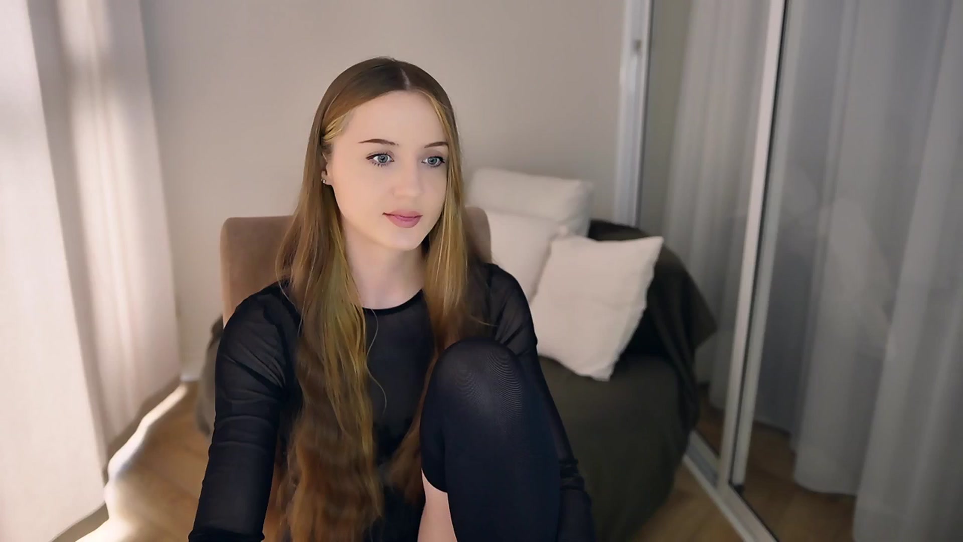 Gallery image thumbnail from Innocent_Soul's myfreecams stream on, 05/18/2025, 12:12 image 3 of 20
