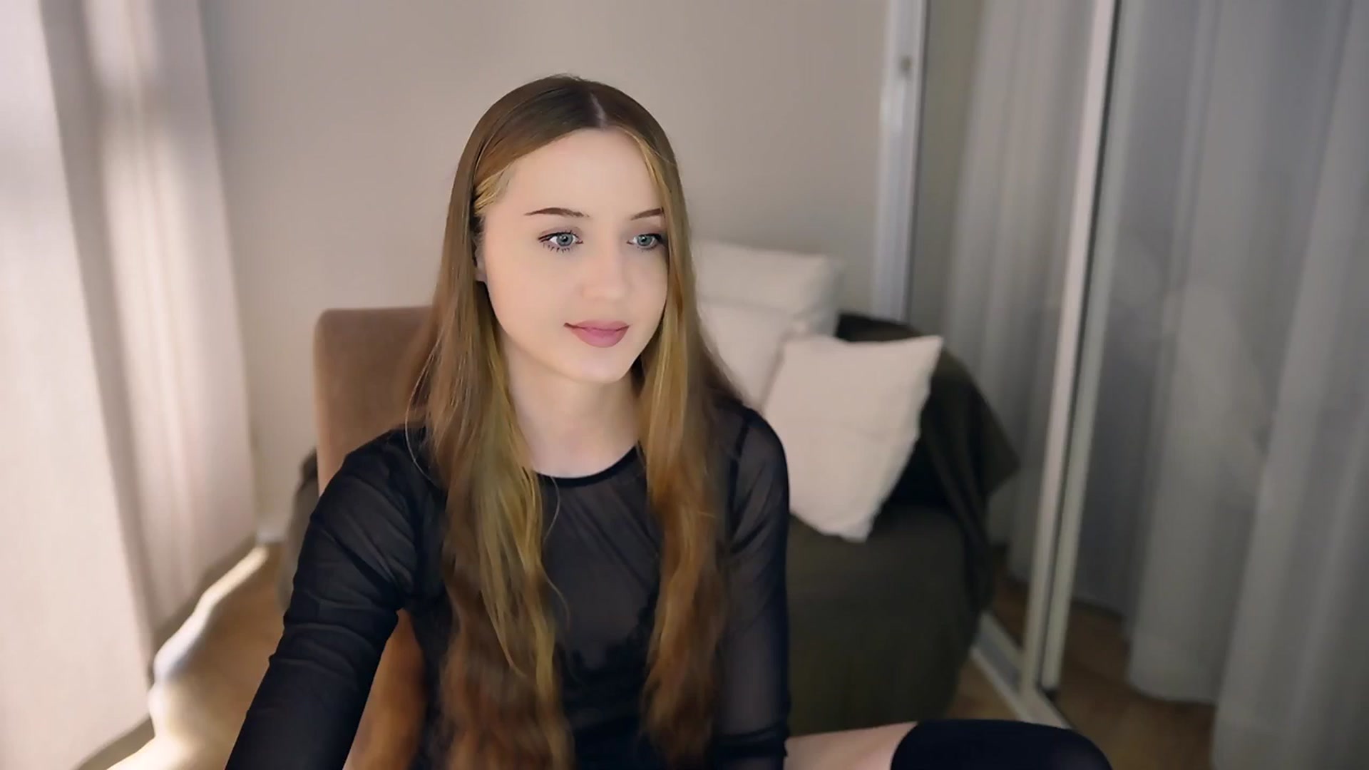 Gallery image thumbnail from Innocent_Soul's myfreecams stream on, 05/18/2025, 12:12 image 7 of 20