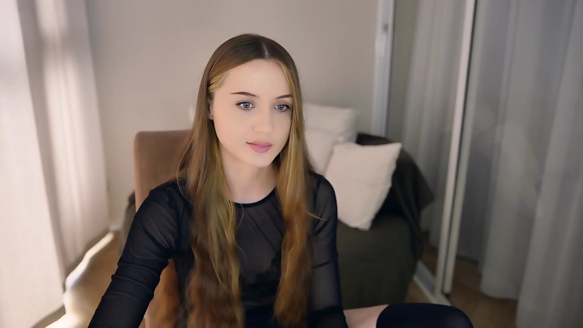 Gallery image thumbnail from Innocent_Soul's myfreecams stream on, 05/18/2025, 12:12 image 4 of 20