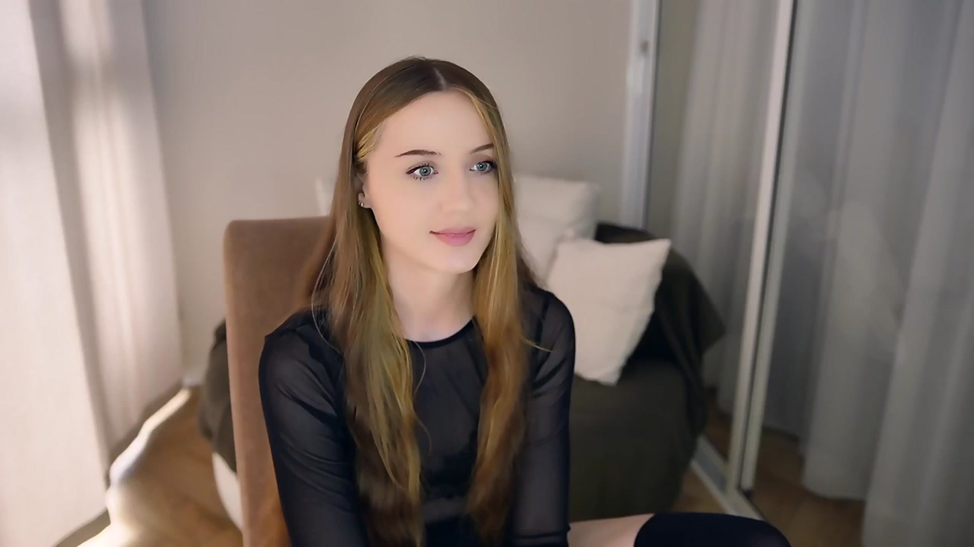Gallery image thumbnail from Innocent_Soul's myfreecams stream on, 05/18/2025, 12:12 image 5 of 20