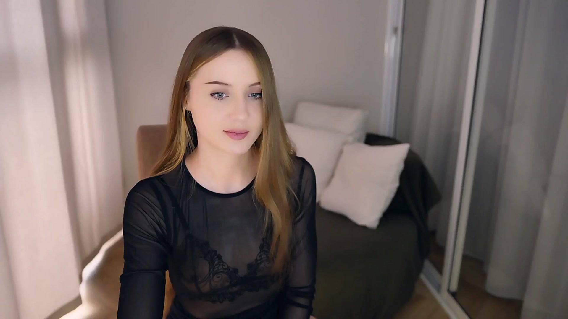 Gallery image thumbnail from Innocent_Soul's myfreecams stream on, 05/18/2025, 14:16 image 9 of 20