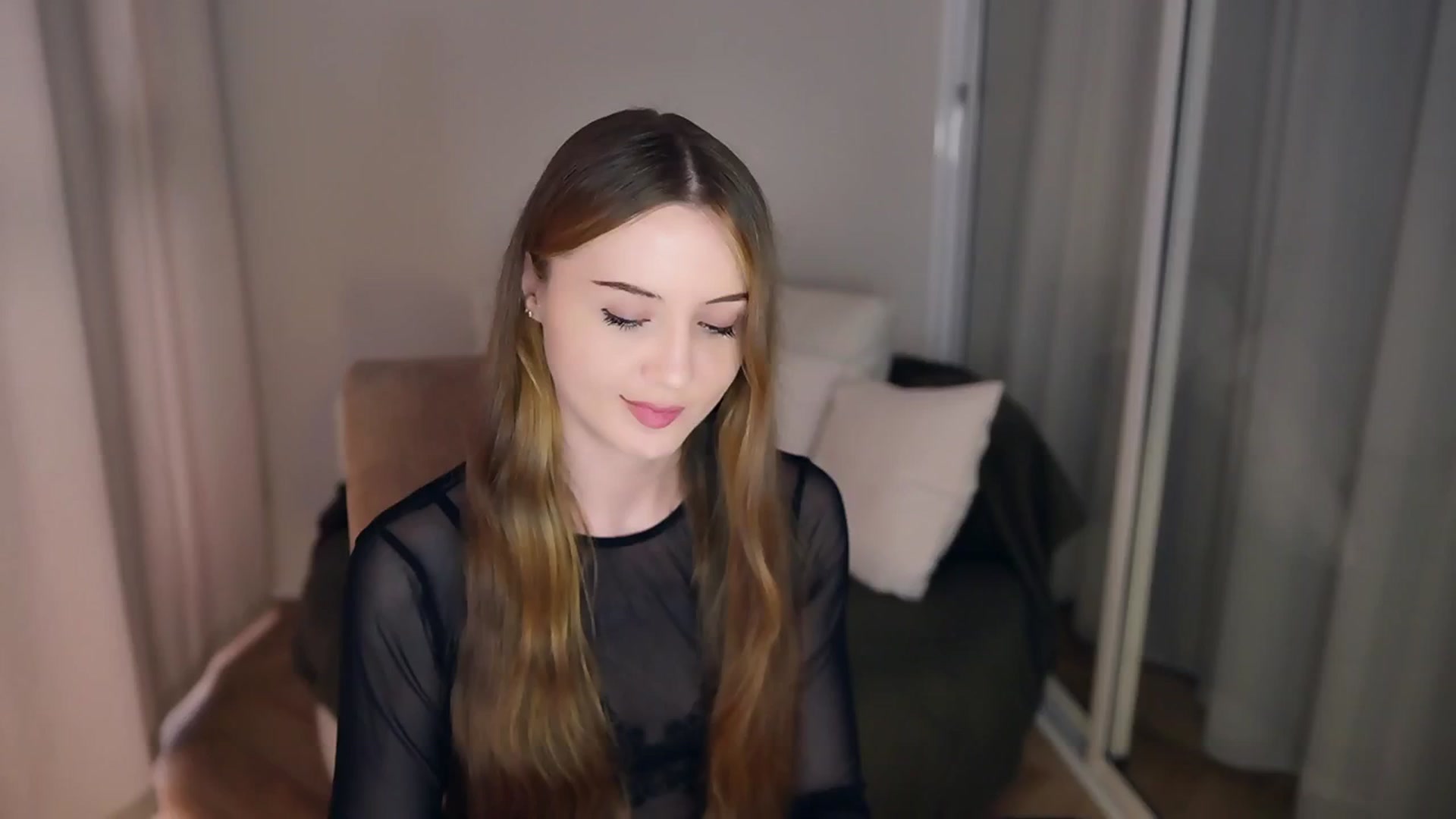 Gallery image thumbnail from Innocent_Soul's myfreecams stream on, 05/18/2025, 16:48 image 11 of 20