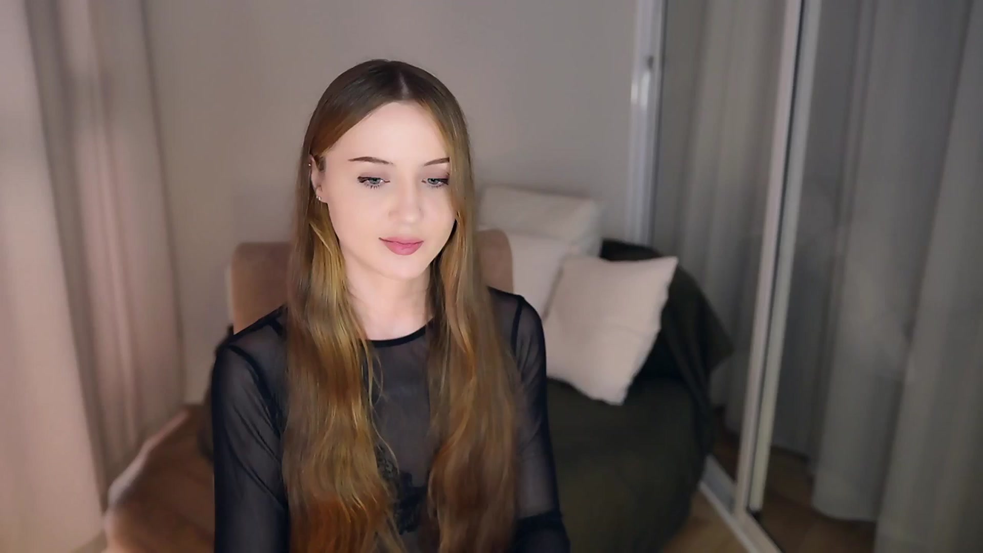Gallery image thumbnail from Innocent_Soul's myfreecams stream on, 05/18/2025, 16:48 image 9 of 20