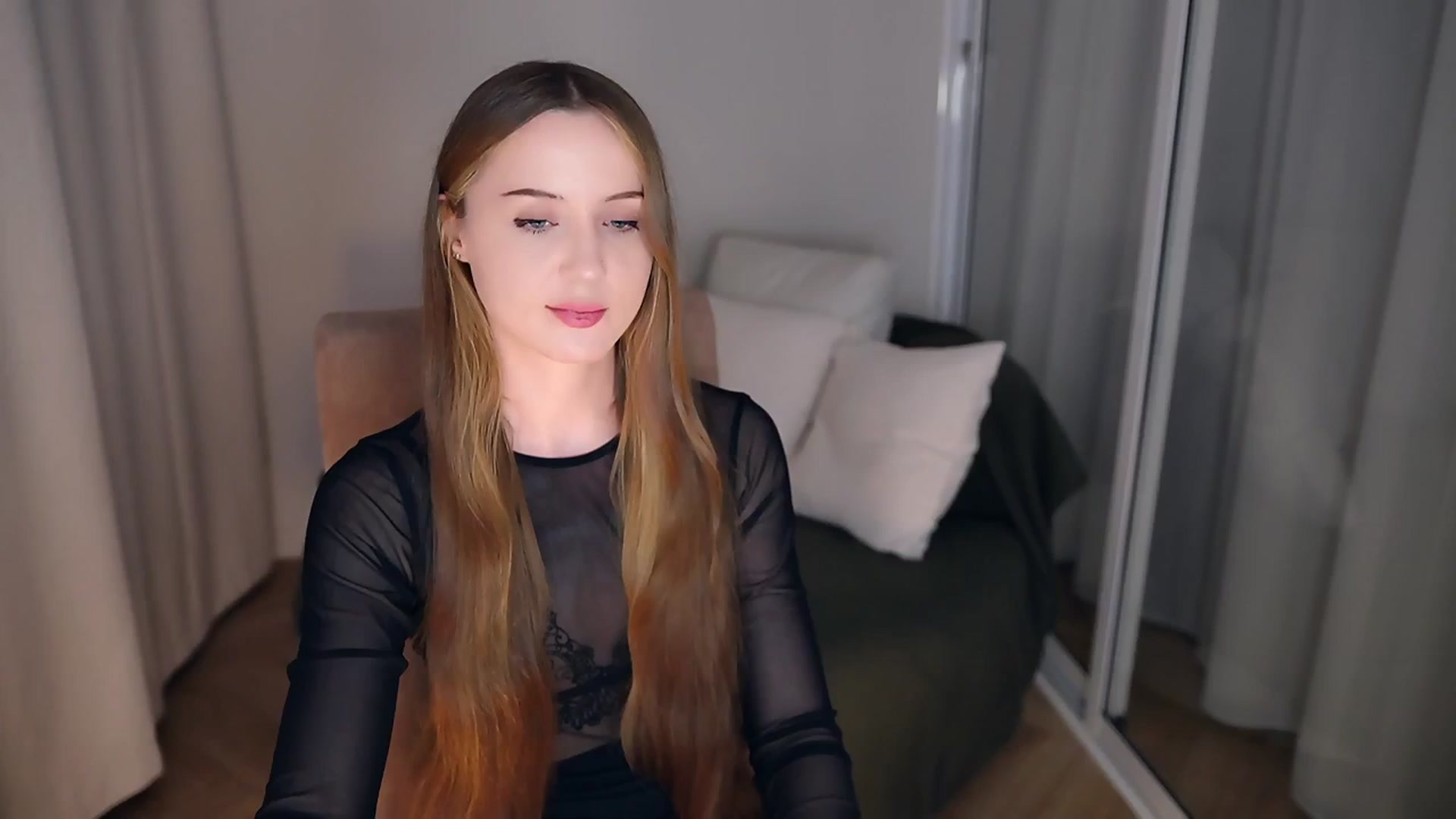 Gallery image thumbnail from Innocent_Soul's myfreecams stream on, 05/18/2025, 19:35 image 10 of 20