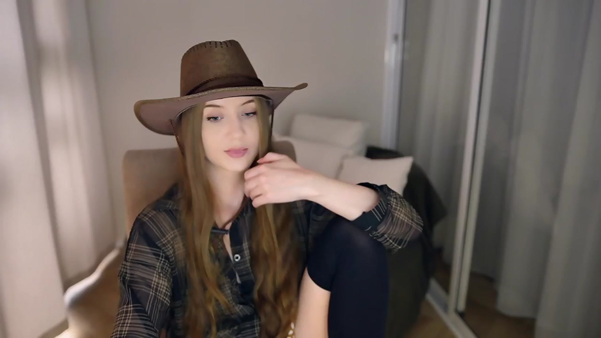 Gallery image thumbnail from Innocent_Soul's myfreecams stream on, 05/19/2025, 13:42 image 9 of 20