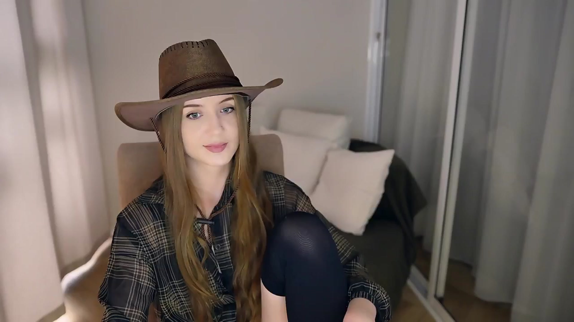 Gallery image thumbnail from Innocent_Soul's myfreecams stream on, 05/19/2025, 13:42 image 10 of 20