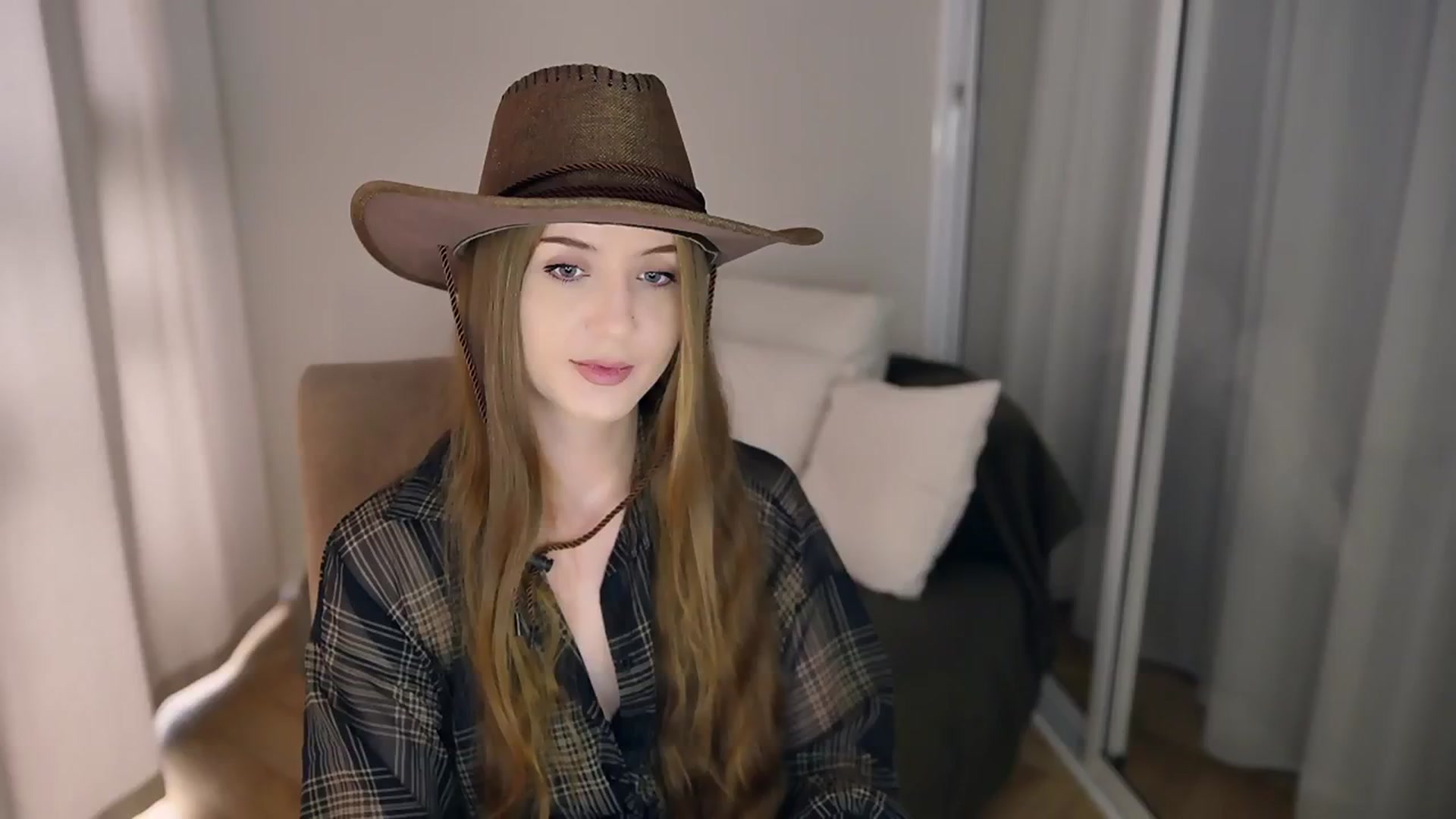 Gallery image thumbnail from Innocent_Soul's myfreecams stream on, 05/19/2025, 13:42 image 7 of 20
