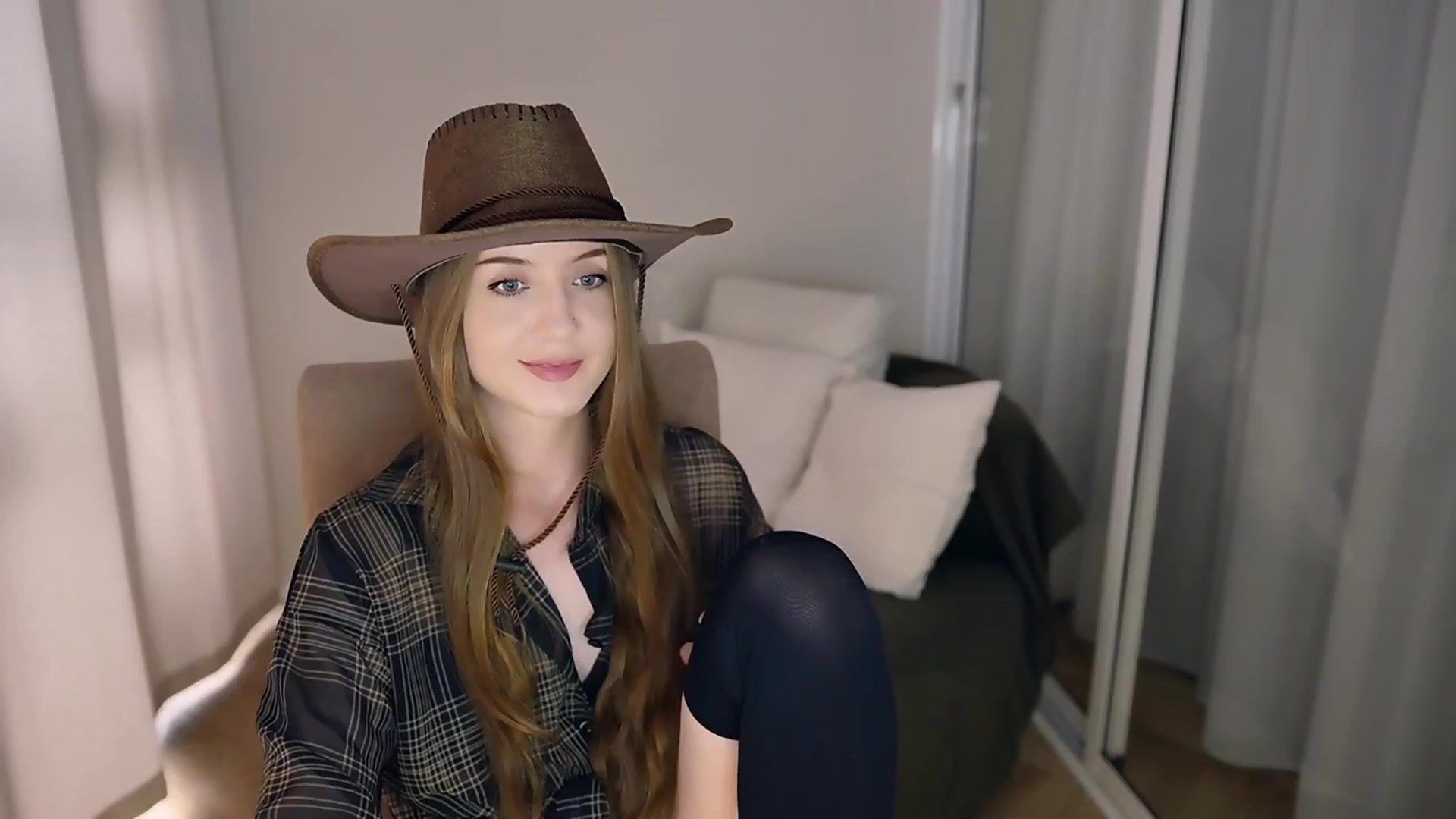 Gallery image thumbnail from Innocent_Soul's myfreecams stream on, 05/19/2025, 13:42 image 14 of 20