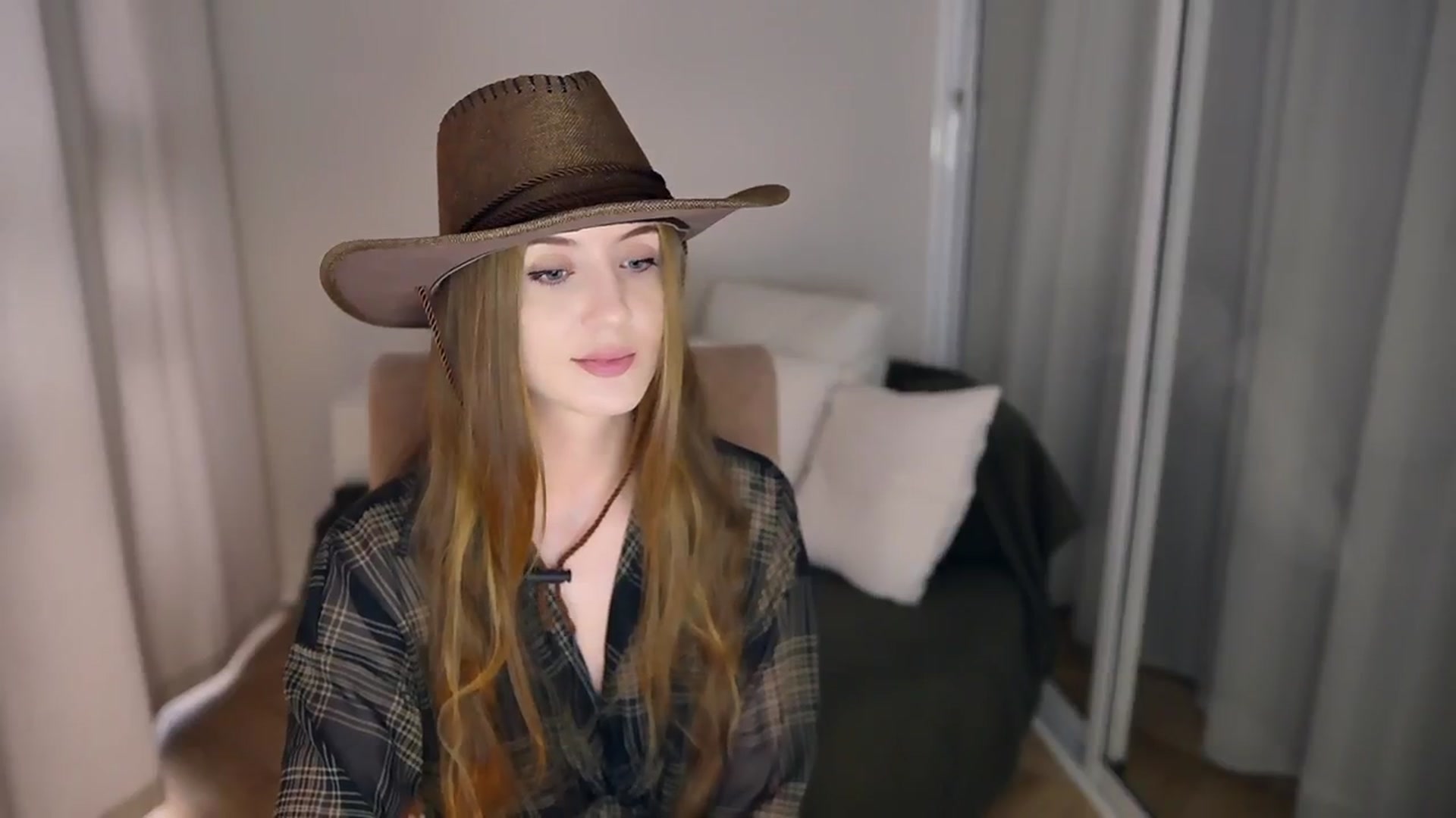 Gallery image thumbnail from Innocent_Soul's myfreecams stream on, 05/19/2025, 14:52 image 2 of 20