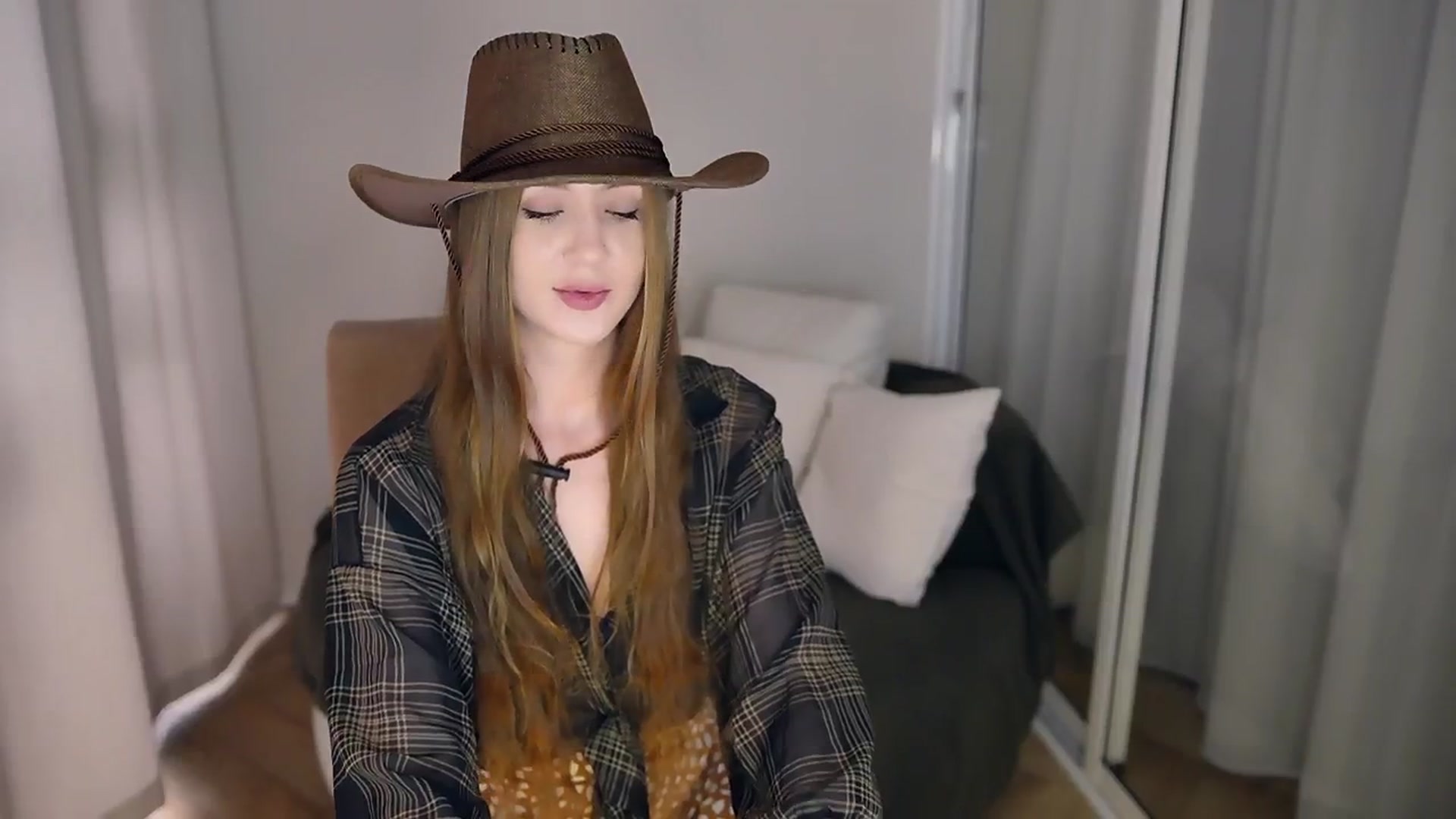 Gallery image thumbnail from Innocent_Soul's myfreecams stream on, 05/19/2025, 14:52 image 16 of 20