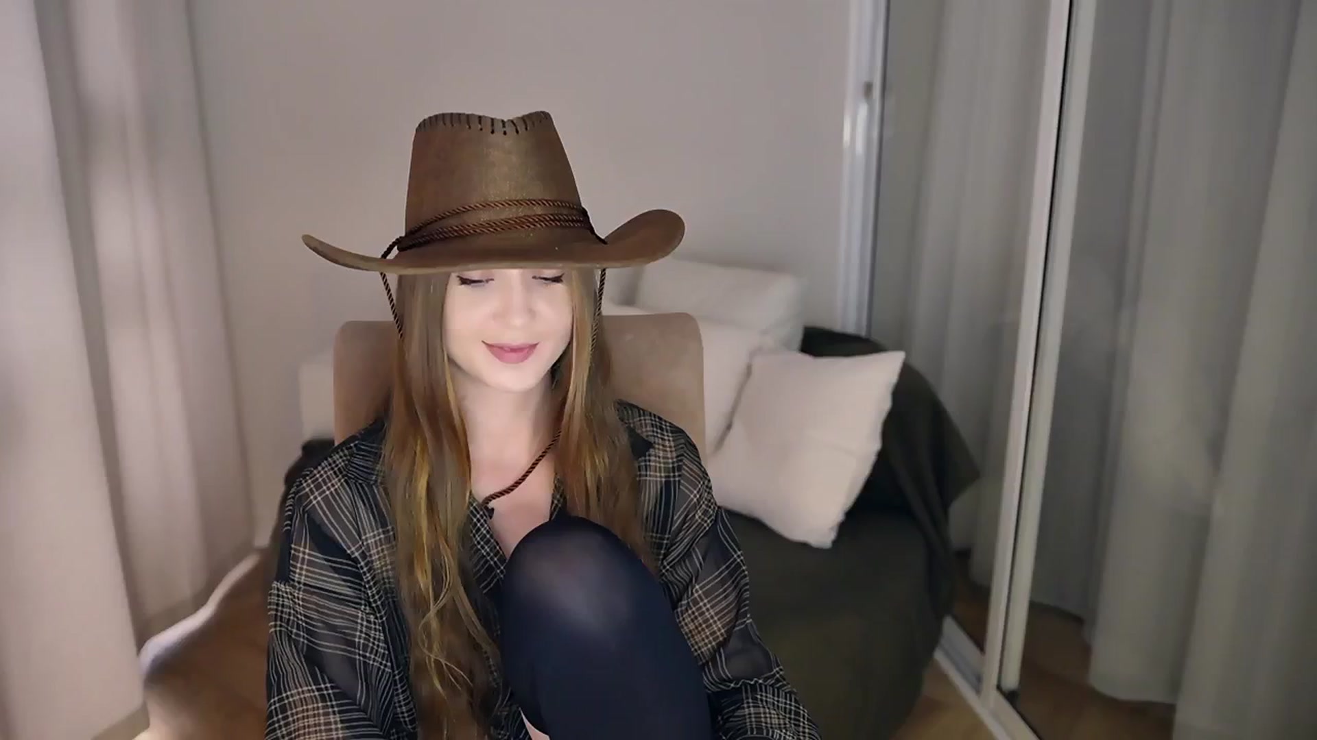 Gallery image thumbnail from Innocent_Soul's myfreecams stream on, 05/19/2025, 14:52 image 11 of 20