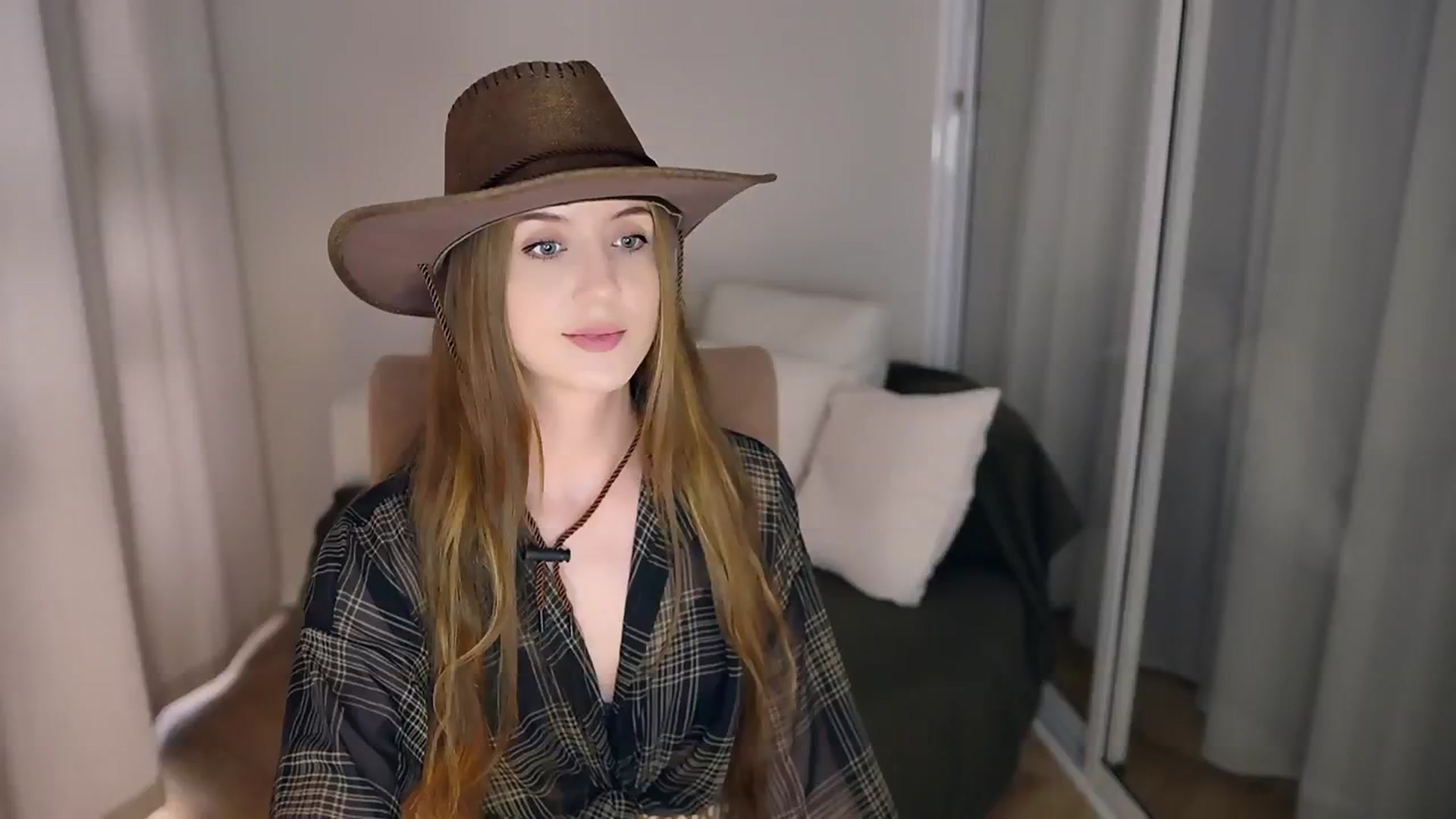 Gallery image thumbnail from Innocent_Soul's myfreecams stream on, 05/19/2025, 14:52 image 1 of 20