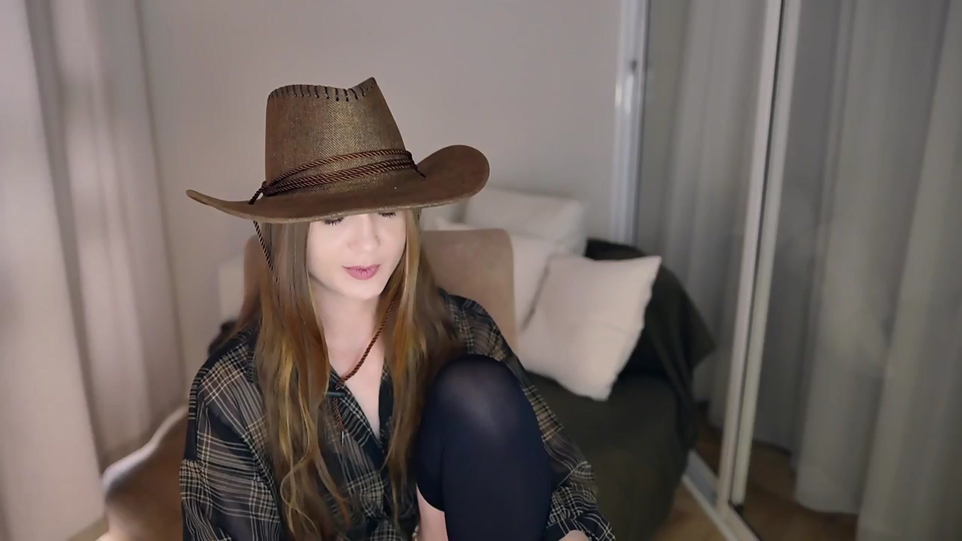Gallery image thumbnail from Innocent_Soul's myfreecams stream on, 05/19/2025, 14:52 image 8 of 20