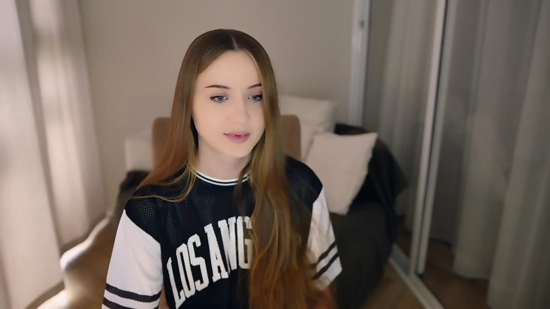 Gallery image thumbnail from Innocent_Soul's myfreecams stream on, 05/20/2025, 15:29 image 1 of 20
