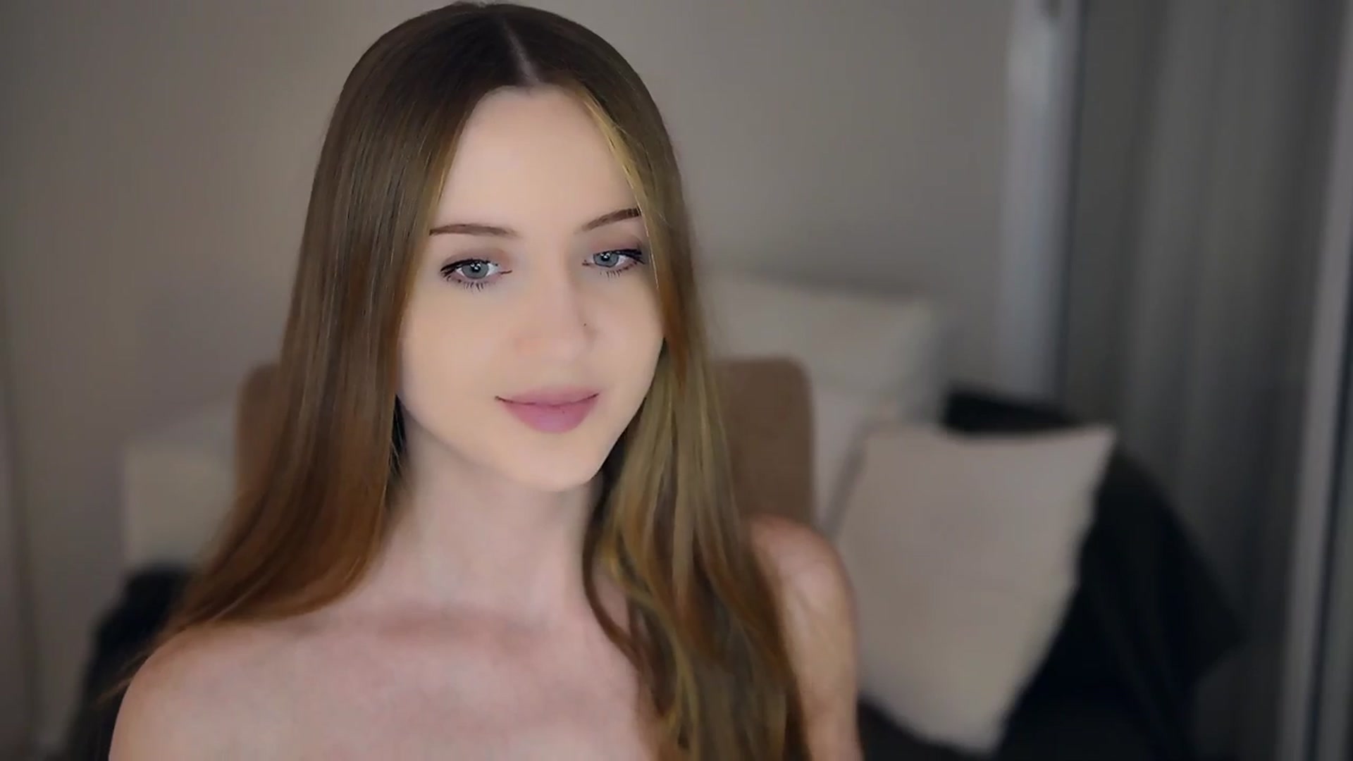 Gallery image thumbnail from Innocent_Soul's myfreecams stream on, 05/20/2025, 15:29 image 13 of 20