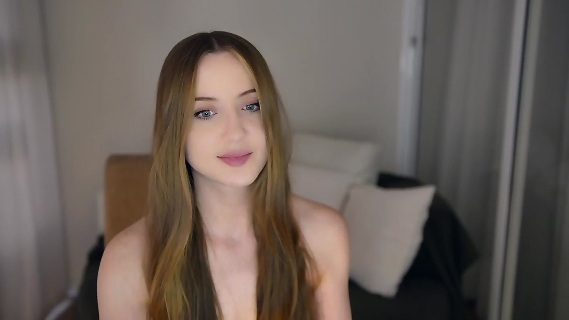 Gallery image thumbnail from Innocent_Soul's myfreecams stream on, 05/20/2025, 16:27 image 1 of 20