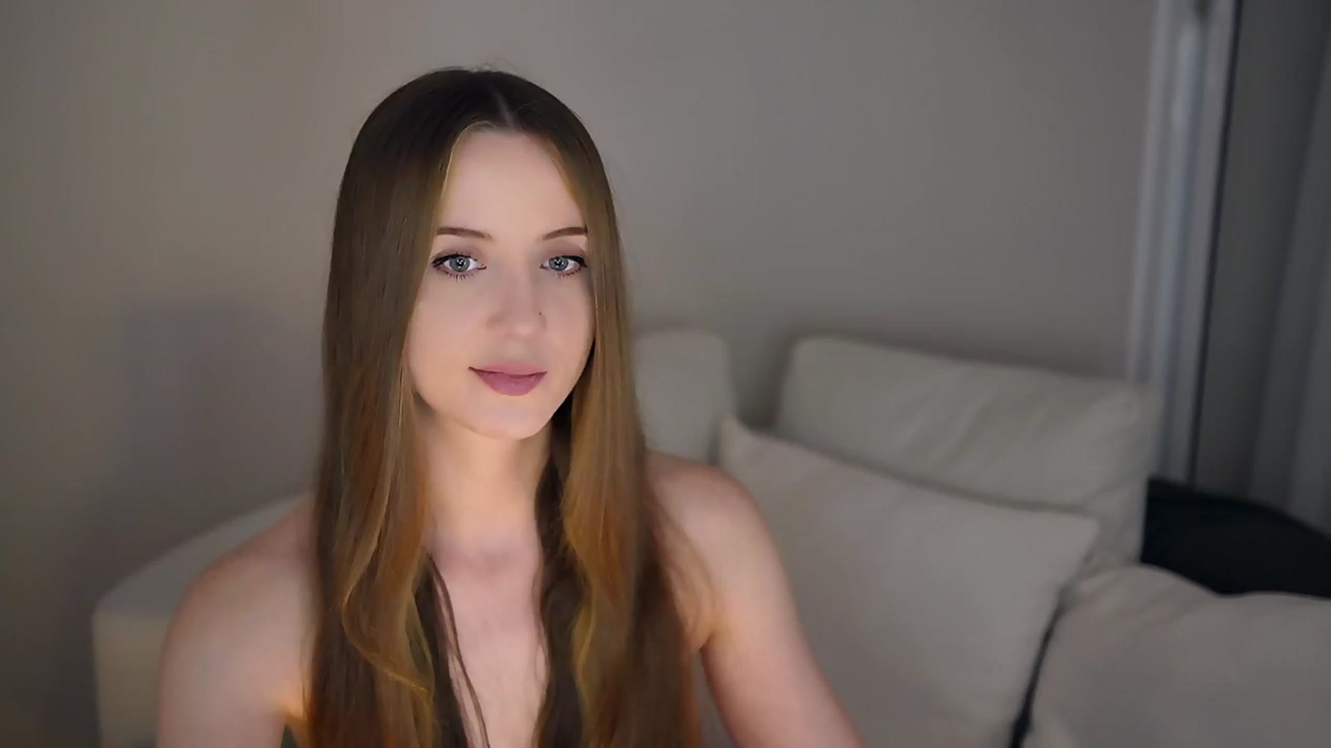 Gallery image thumbnail from Innocent_Soul's myfreecams stream on, 05/20/2025, 18:00 image 7 of 20