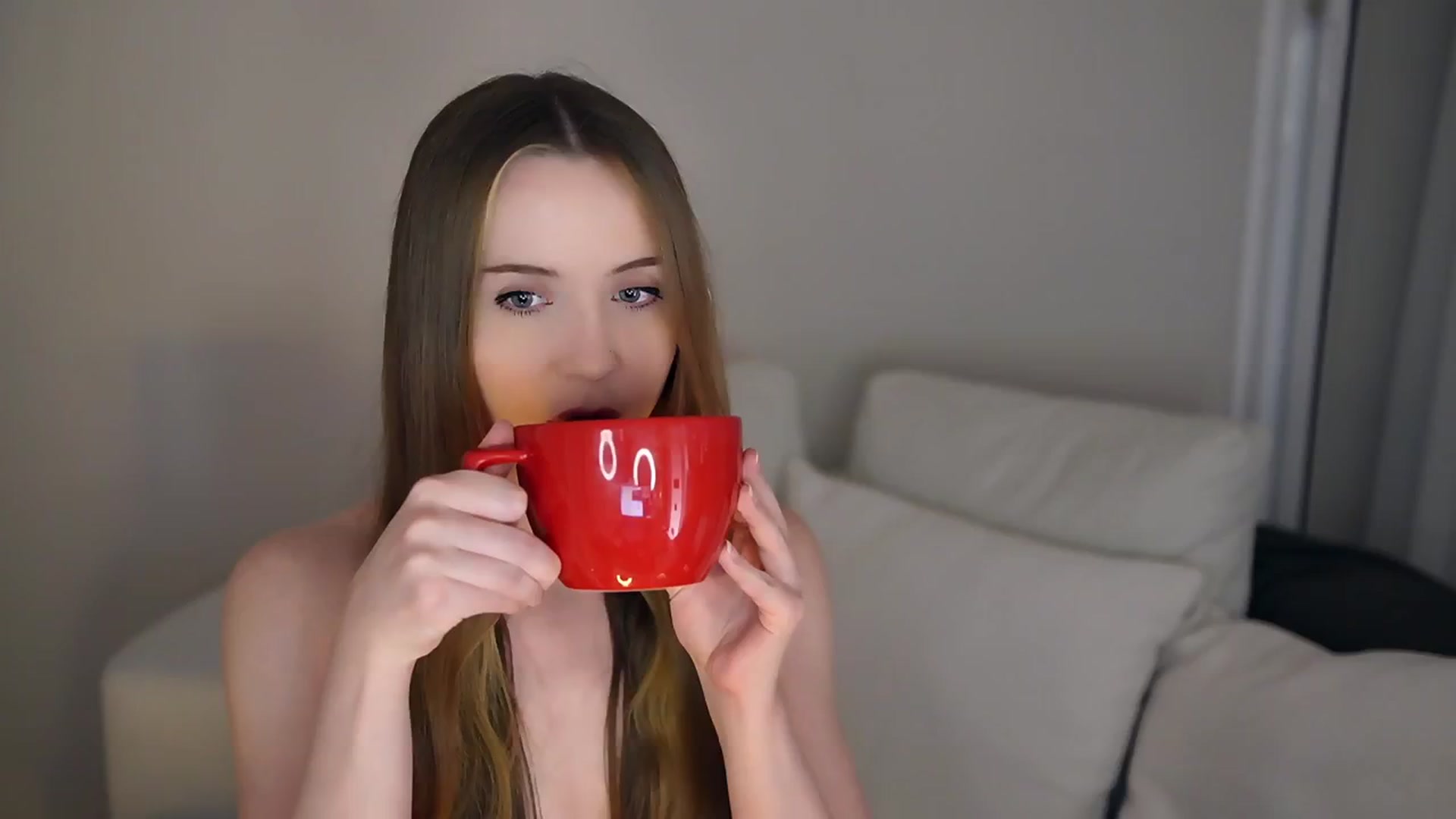 Gallery image thumbnail from Innocent_Soul's myfreecams stream on, 05/20/2025, 18:00 image 9 of 20